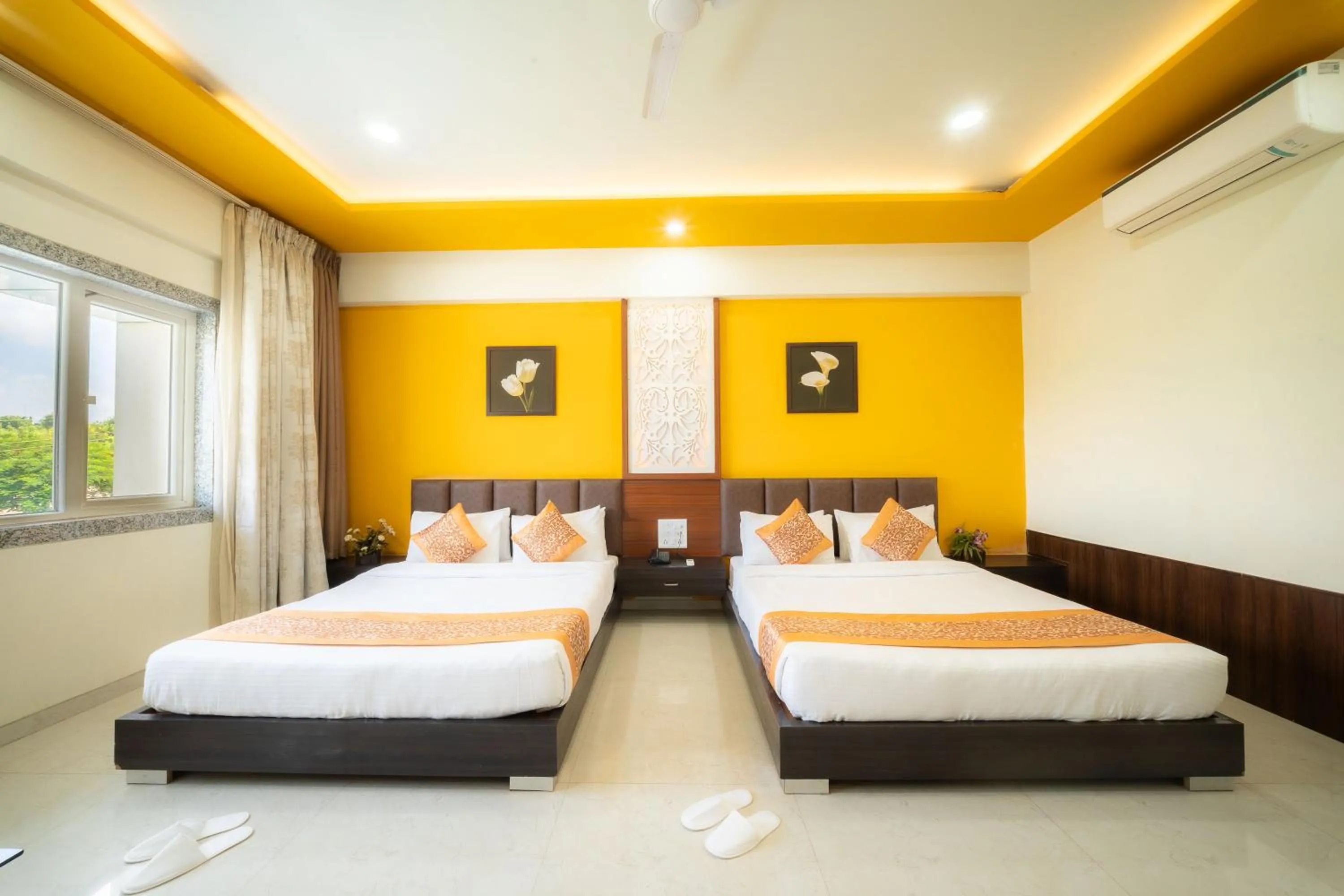 Bed in The Sky Imperial- Hotel Gopal Darshan