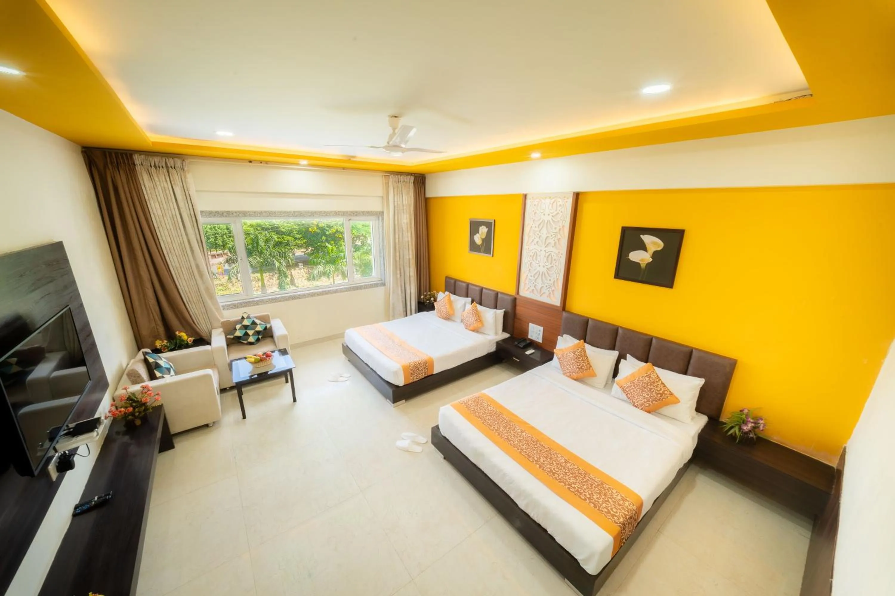 Communal lounge/ TV room, Bed in The Sky Imperial- Hotel Gopal Darshan