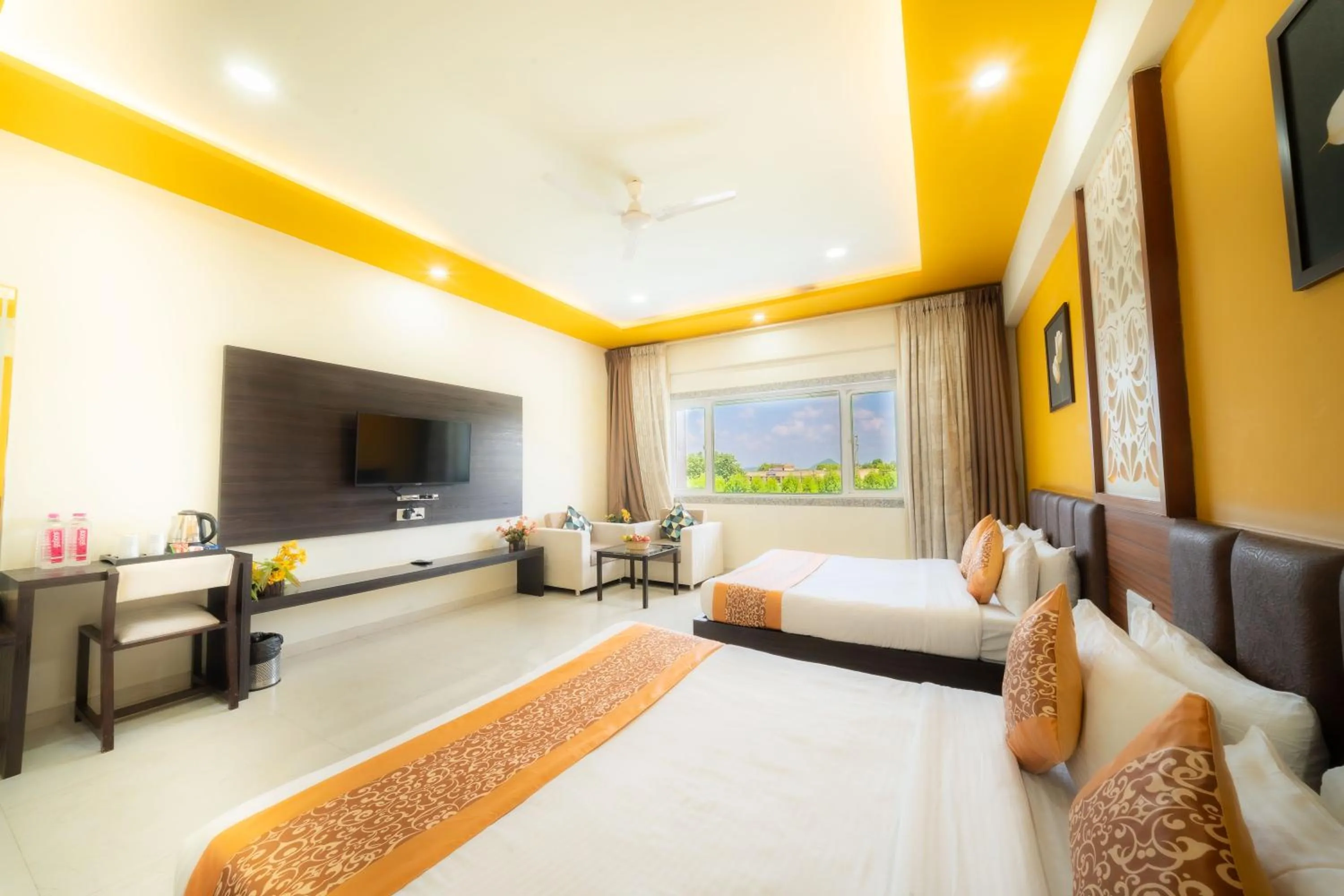 Bed in The Sky Imperial- Hotel Gopal Darshan