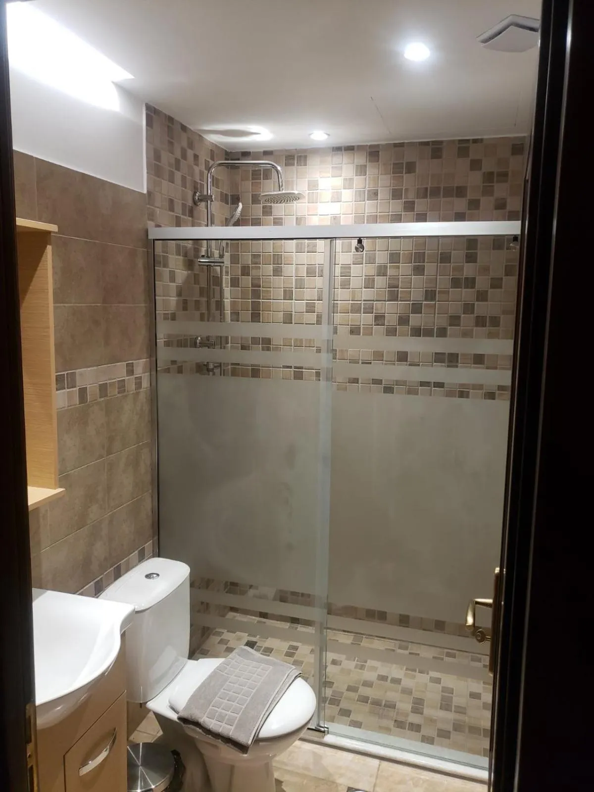 Toilet in Kasos Palace