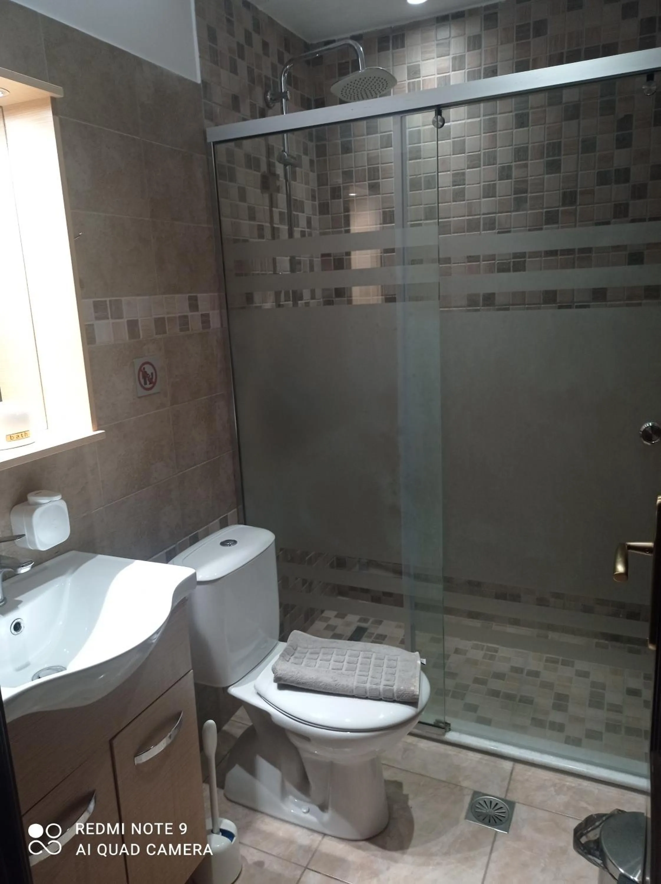 Shower in Kasos Palace