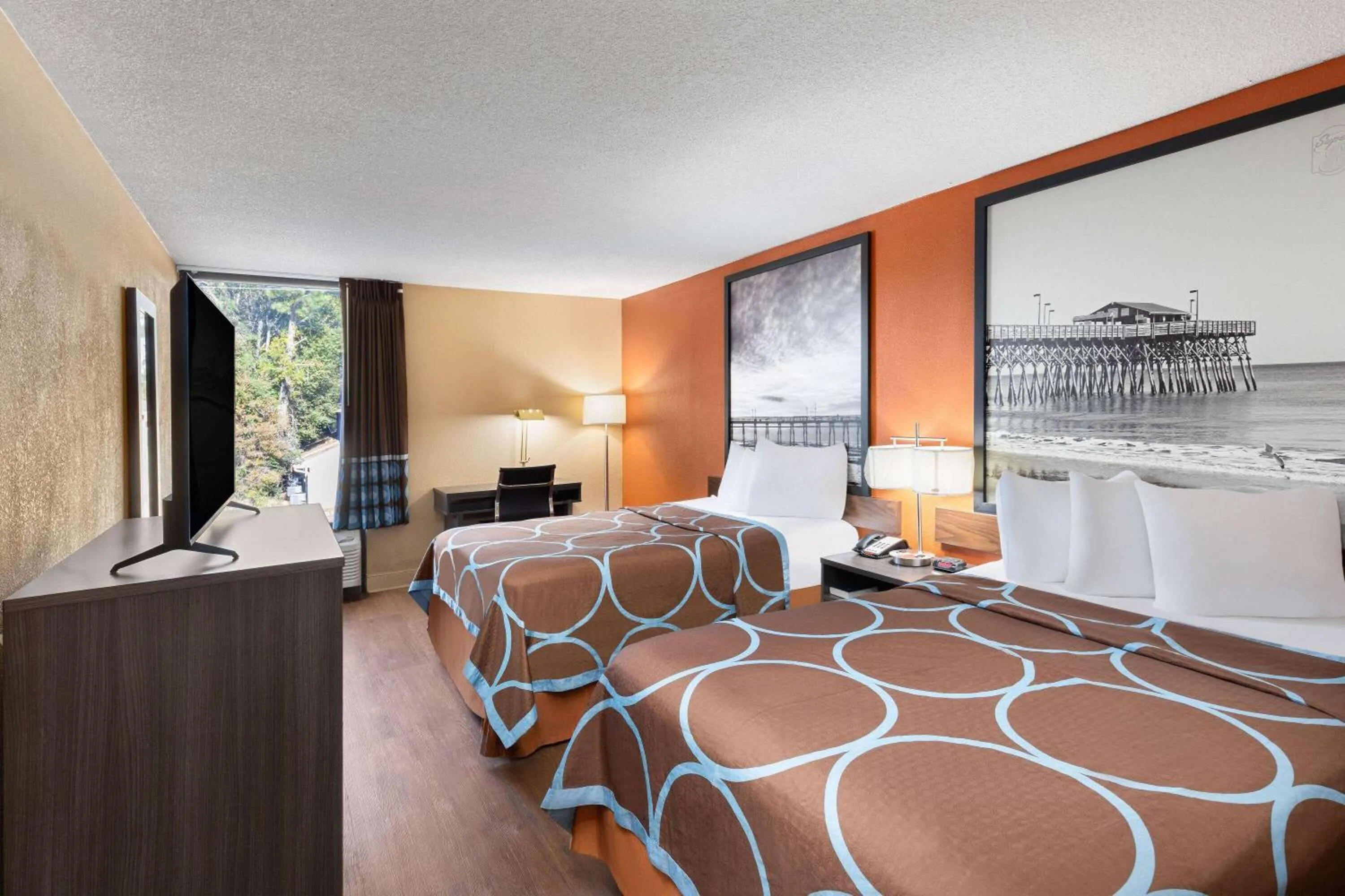 Photo of the whole room, Bed in Super 8 by Wyndham Myrtle Beach/Market Common Area