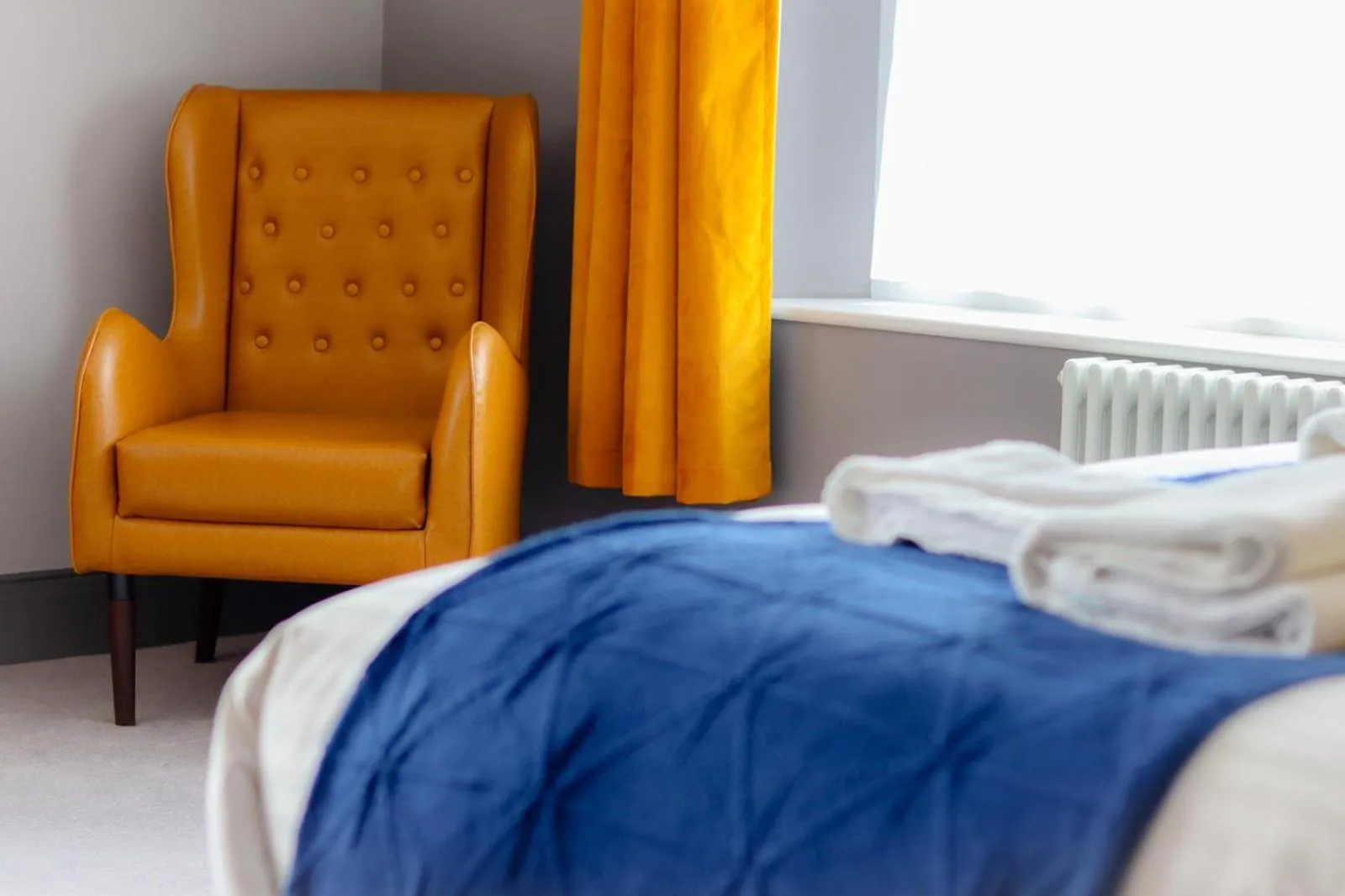 Bedroom, Bed in The Strutt Arms