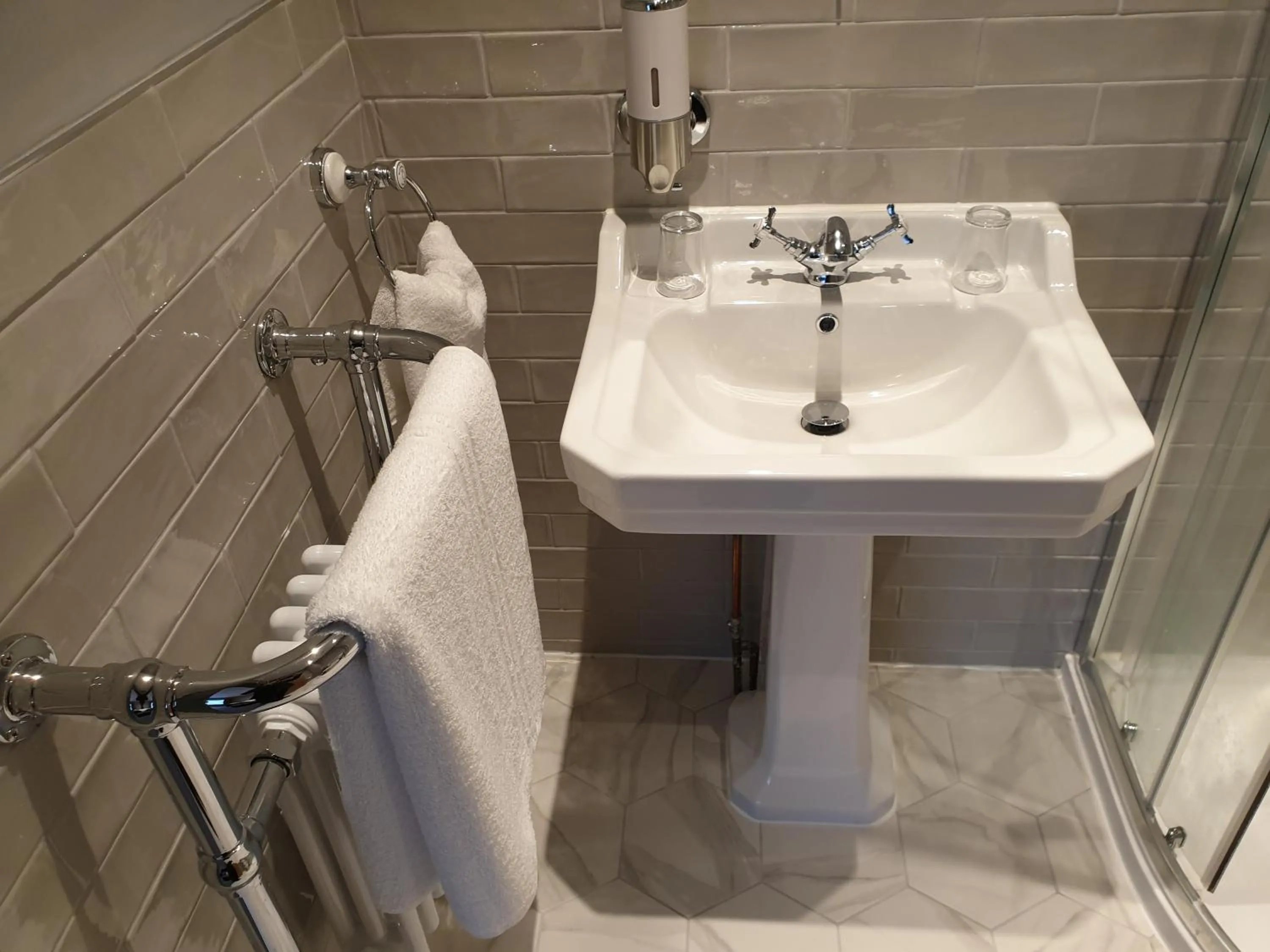 Bathroom in The Strutt Arms