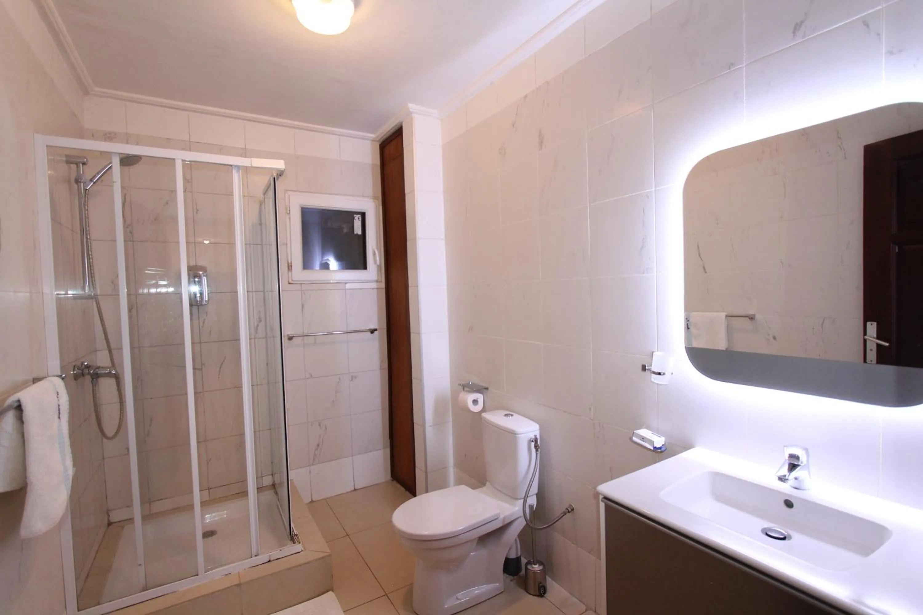 Shower in Residence MASSOU