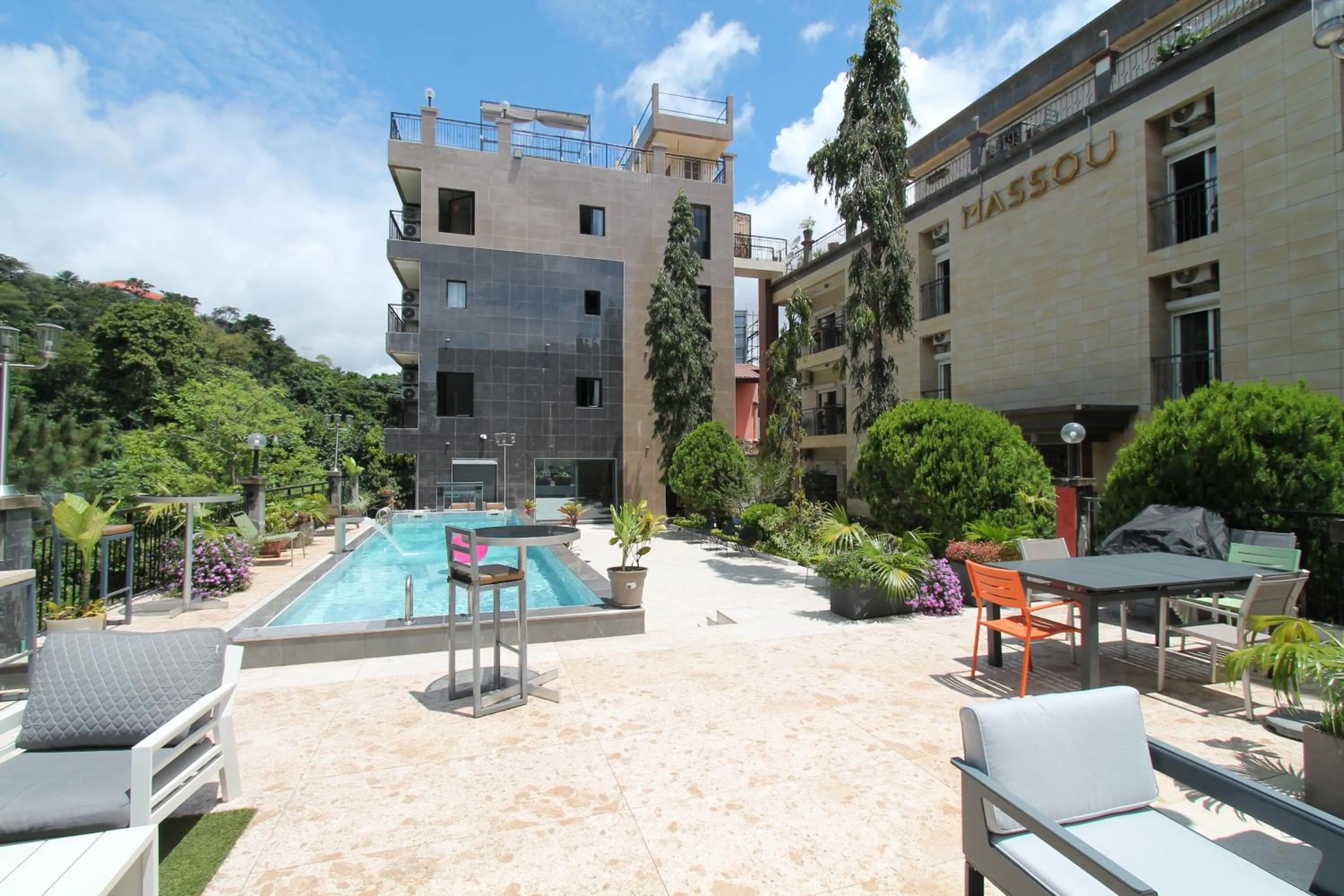 Property building in Residence MASSOU