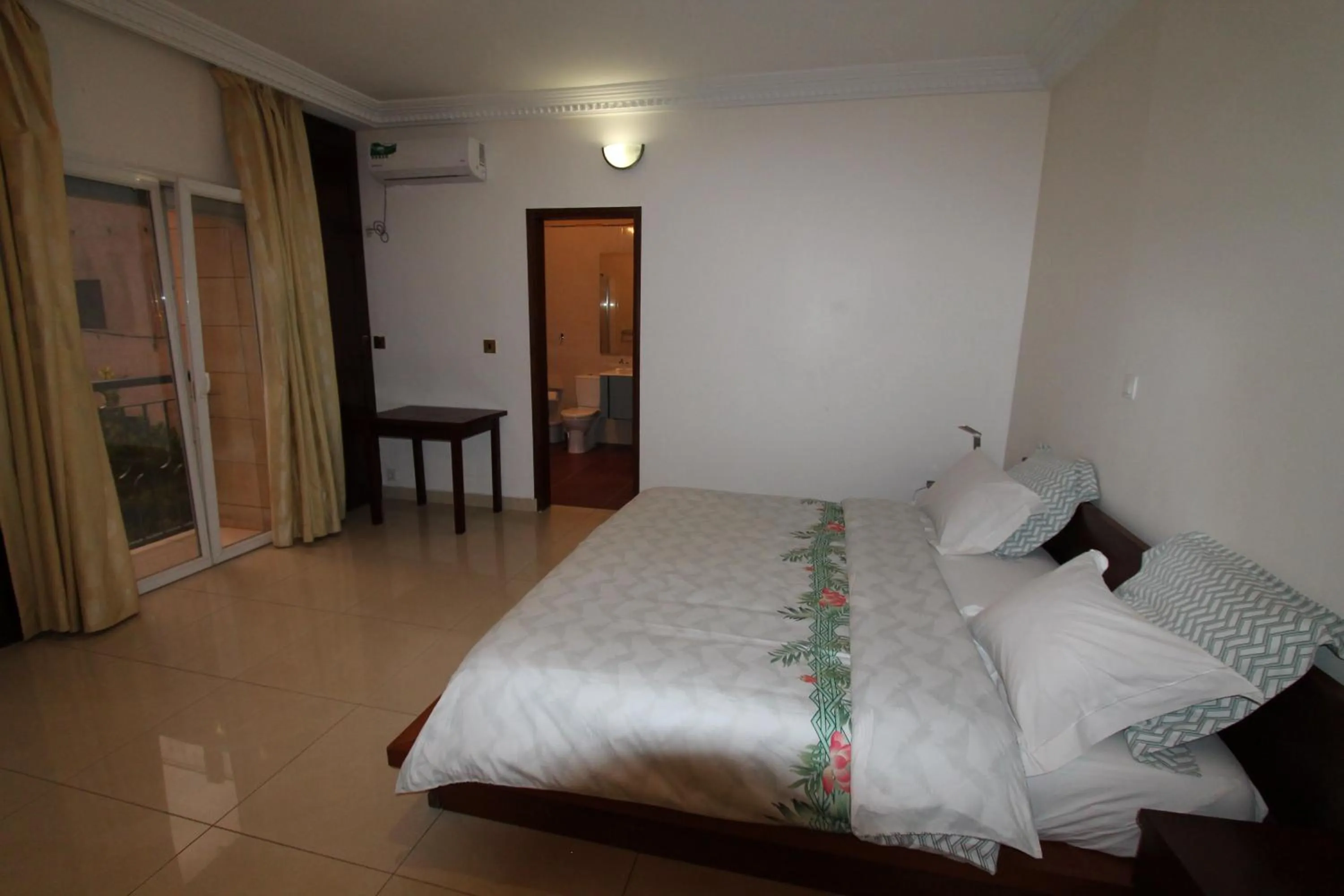 Bed in Residence MASSOU