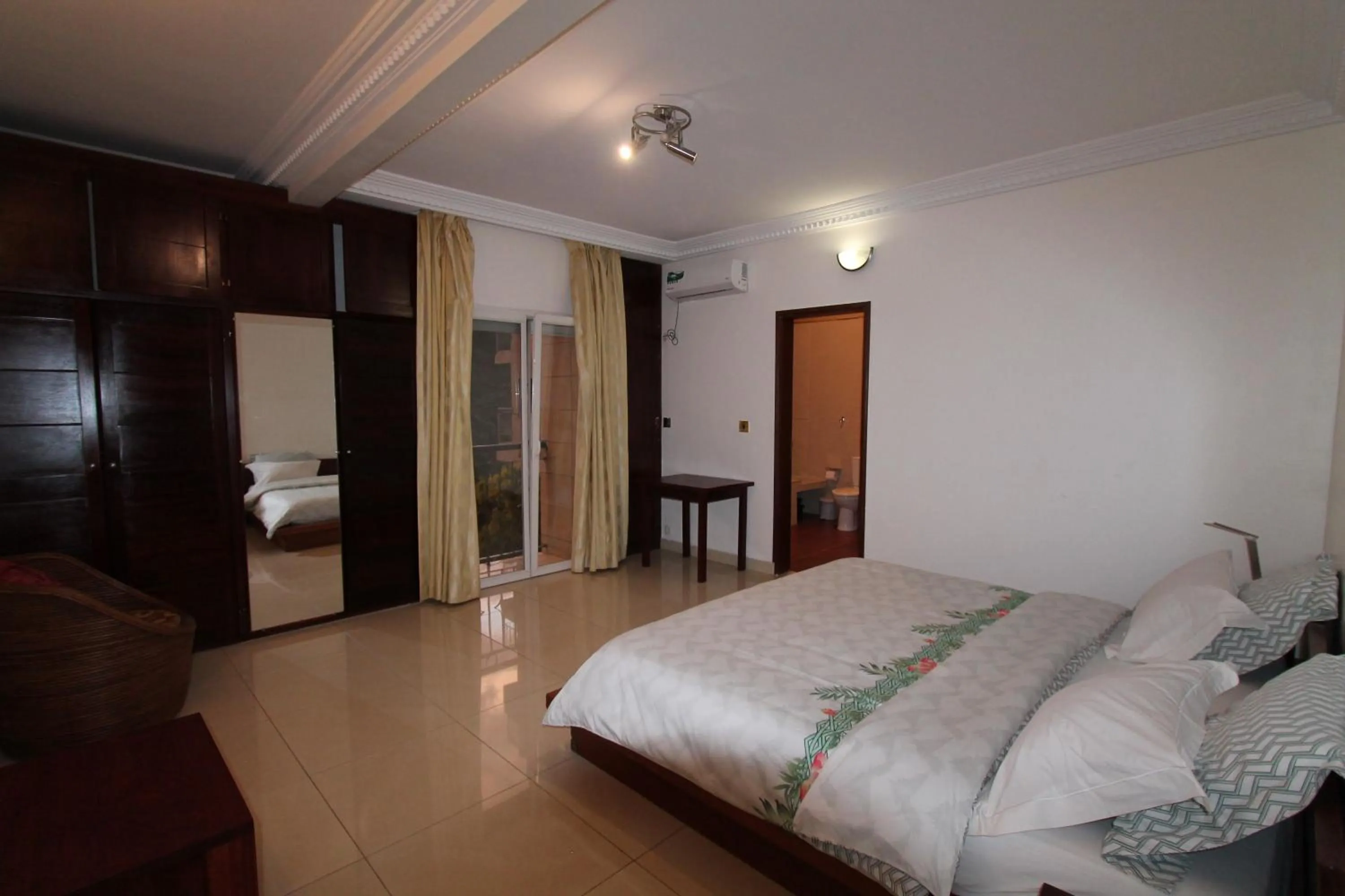 Bed in Residence MASSOU