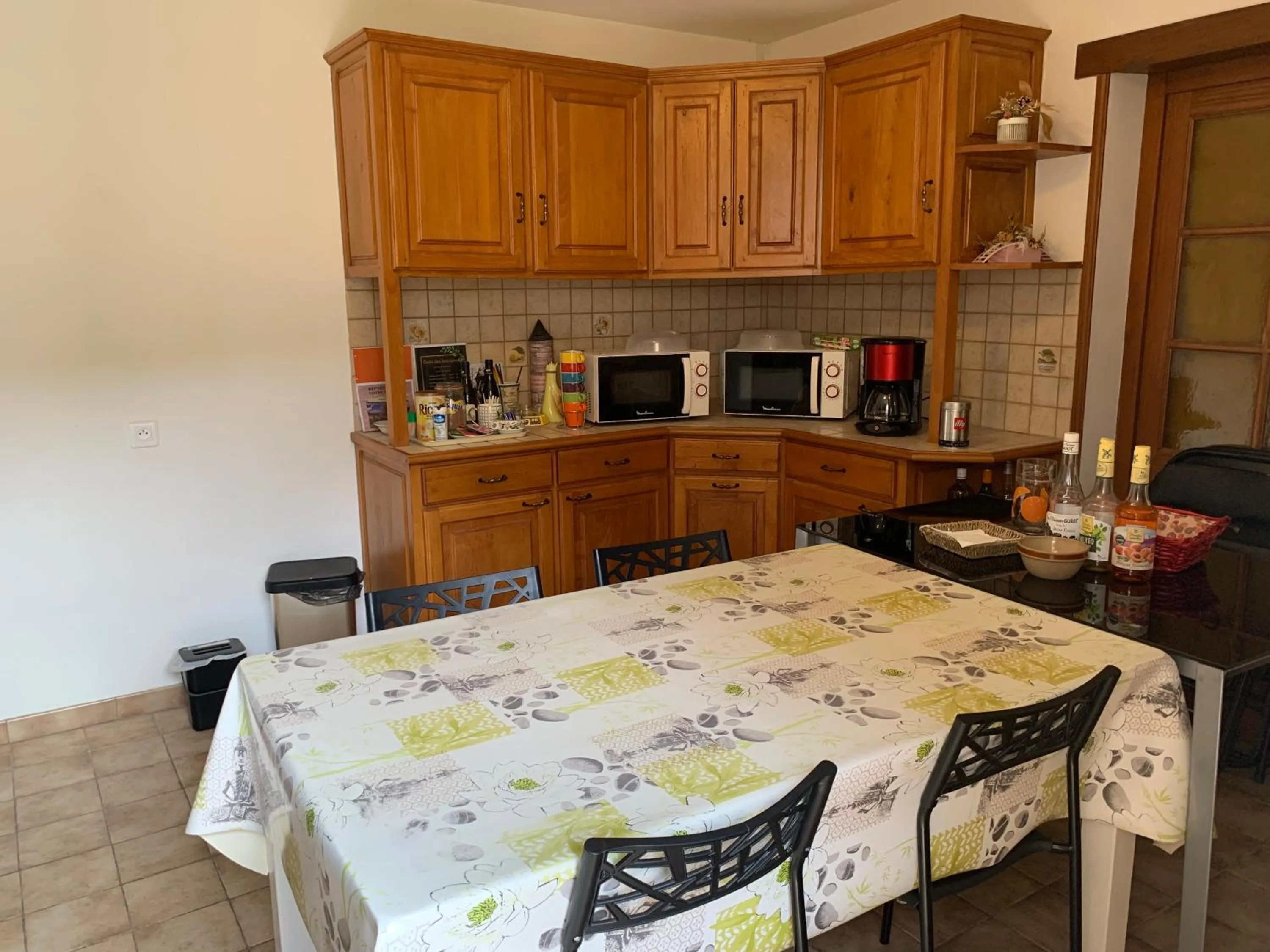 Kitchen or kitchenette in Dormez dans la chambre du meunier !