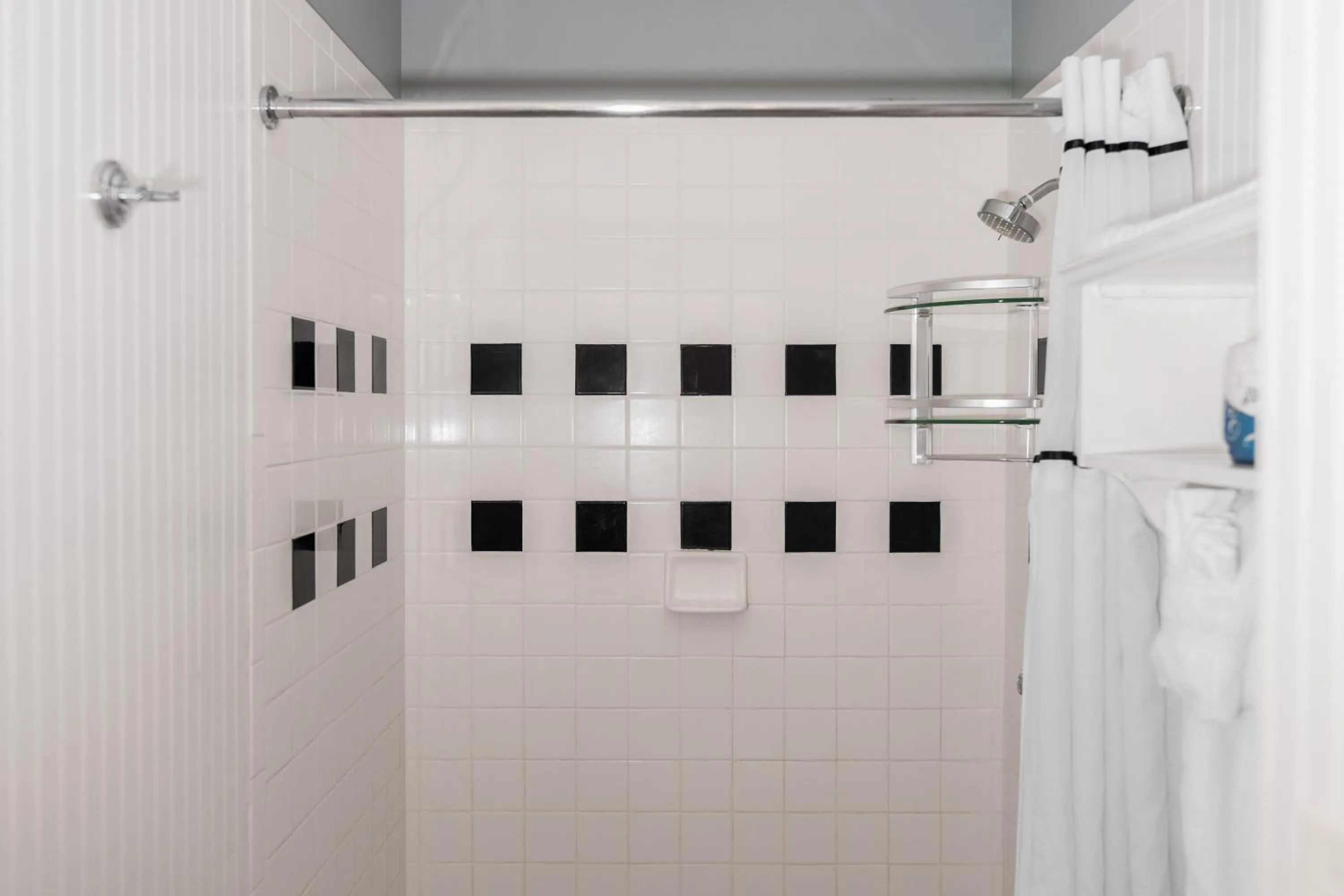 Bathroom in The Marshall House, Historic Inns of Savannah Collection