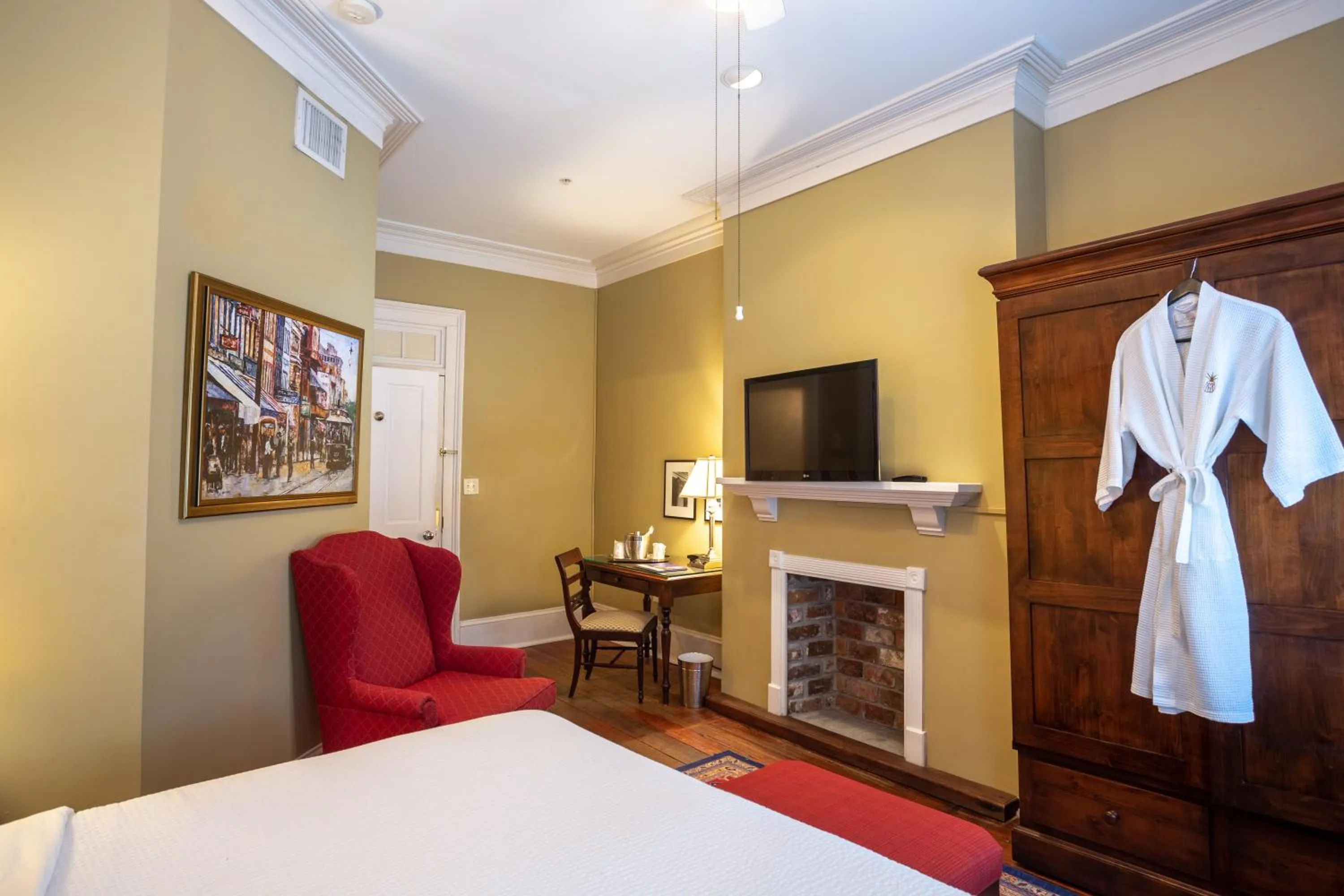 Bedroom, Bed in The Marshall House, Historic Inns of Savannah Collection