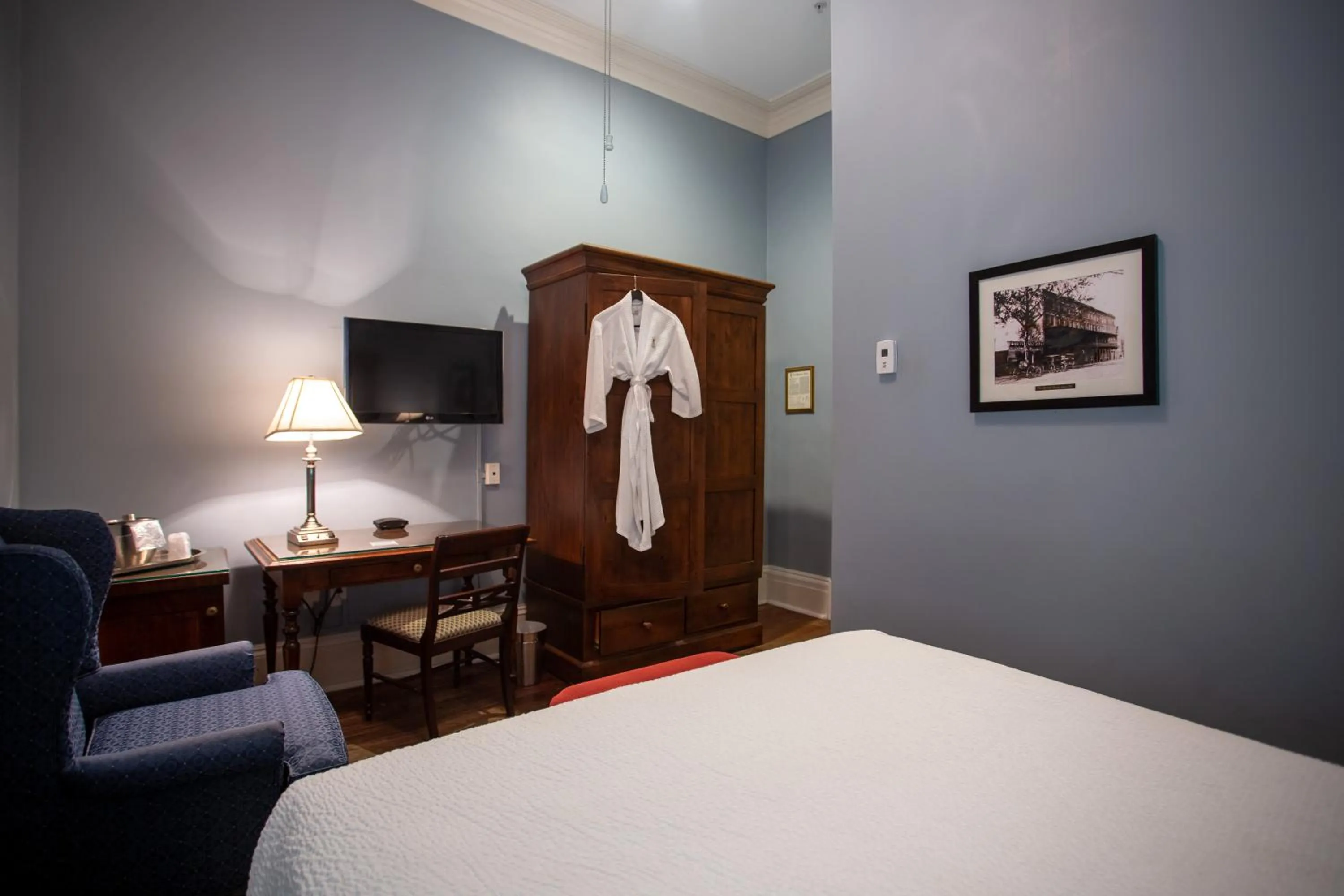 Bedroom, Bed in The Marshall House, Historic Inns of Savannah Collection