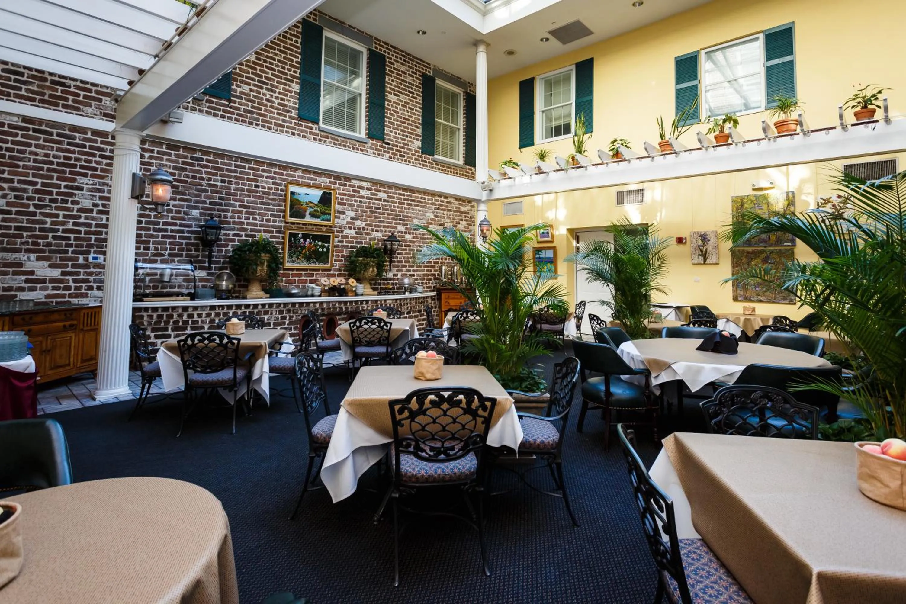 Restaurant/places to eat in The Marshall House, Historic Inns of Savannah Collection