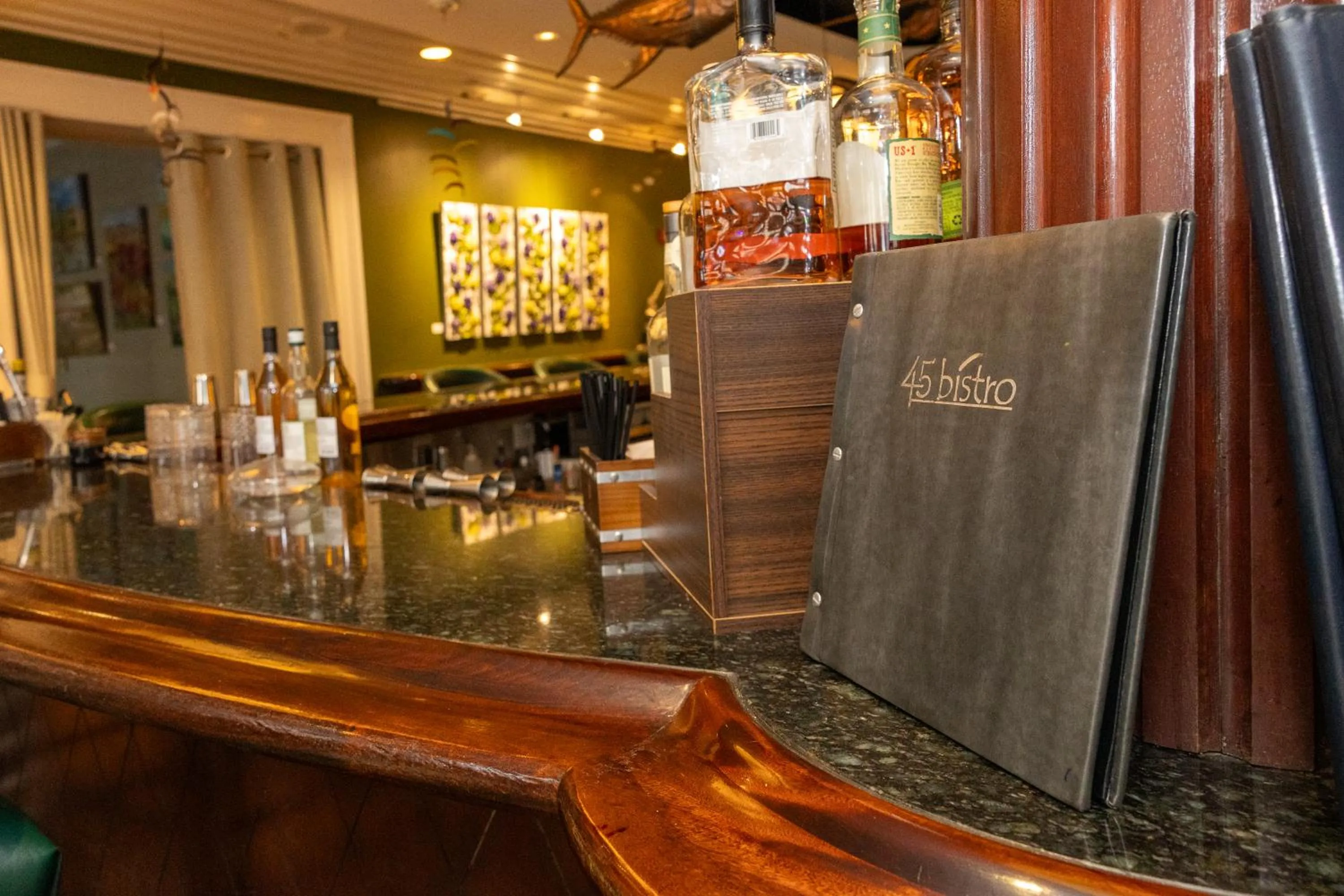 Lounge or bar in The Marshall House, Historic Inns of Savannah Collection