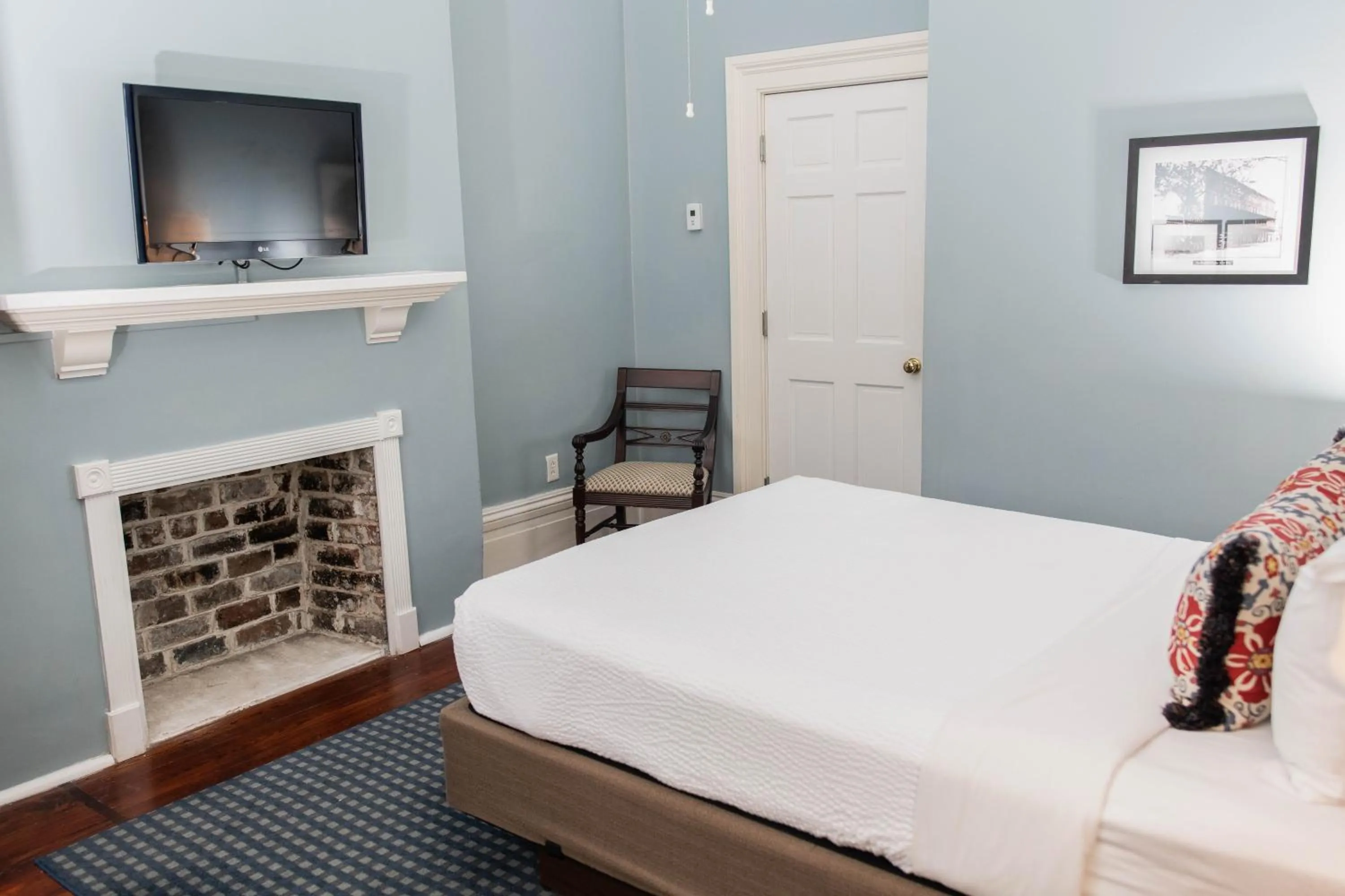 Bed in The Marshall House, Historic Inns of Savannah Collection