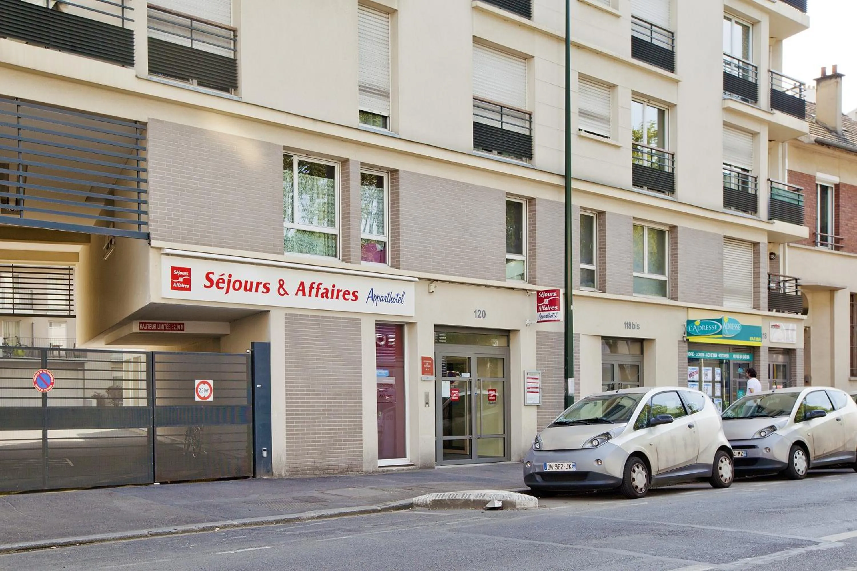 Facade/entrance in Séjours & Affaires Paris-Malakoff
