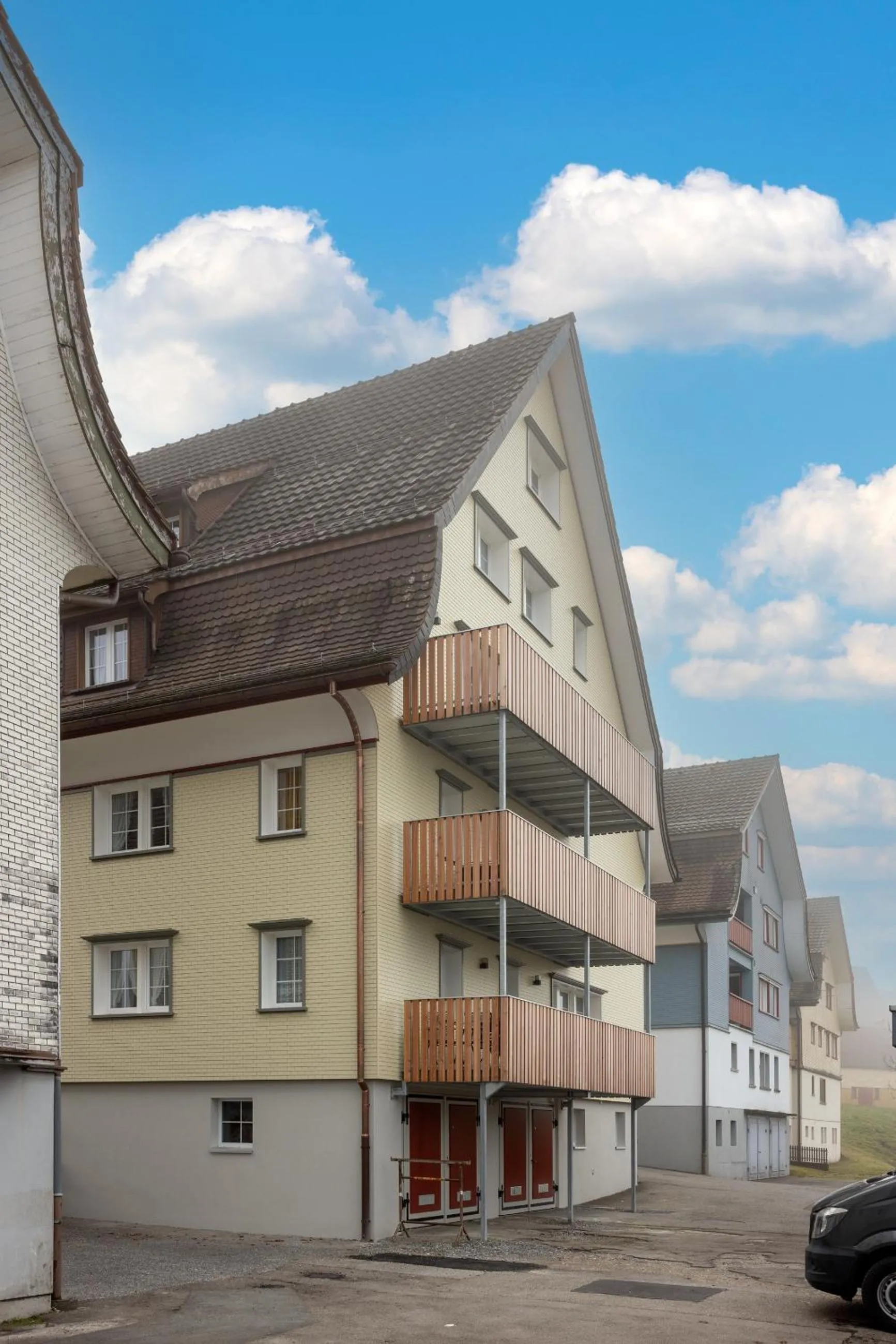 Inner courtyard view in Blattenheimat - im traditionellen Appenzeller Haus