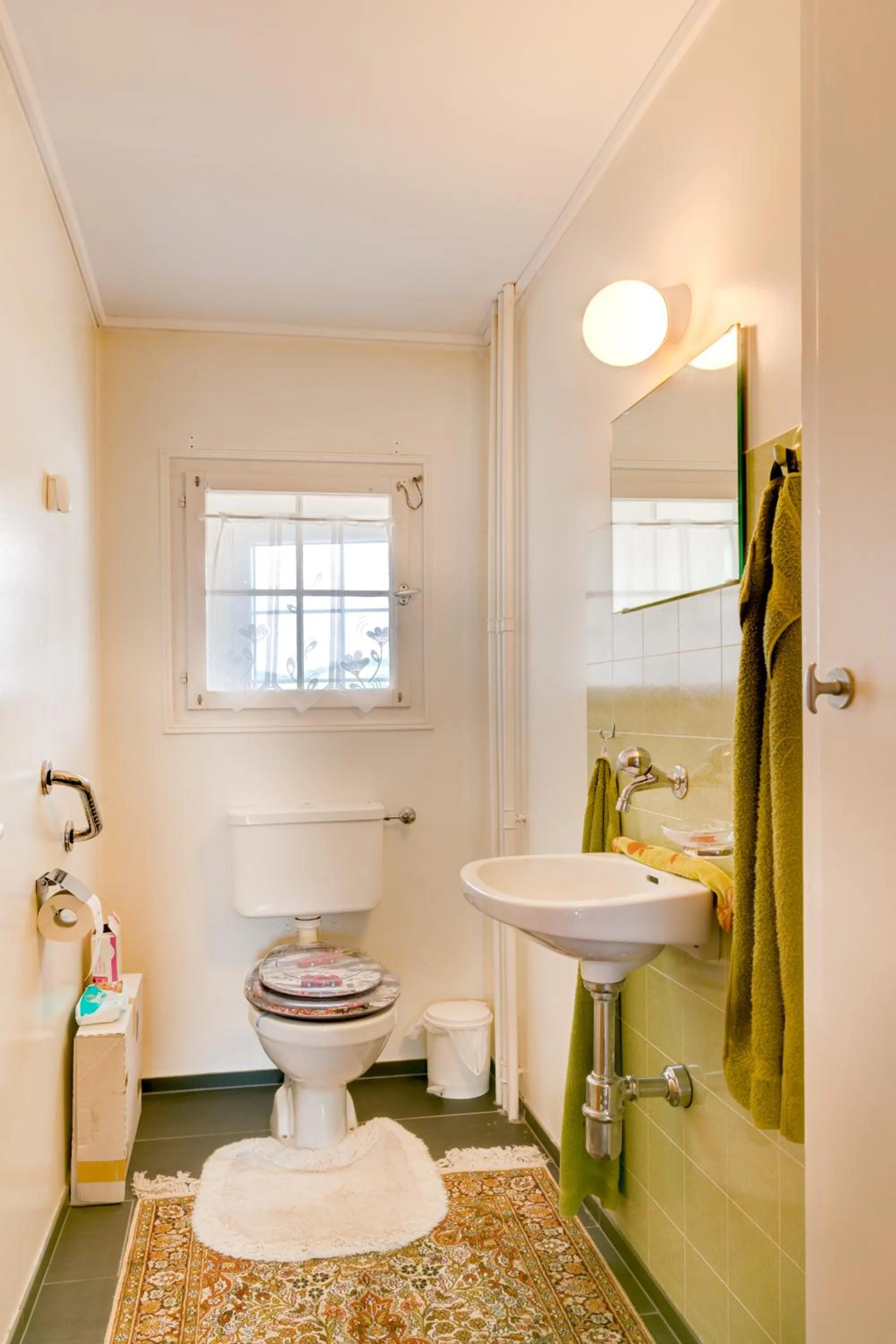 Toilet in Blattenheimat - im traditionellen Appenzeller Haus
