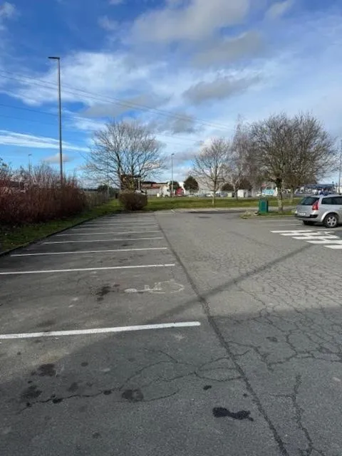 Parking in Mister Bed Saran