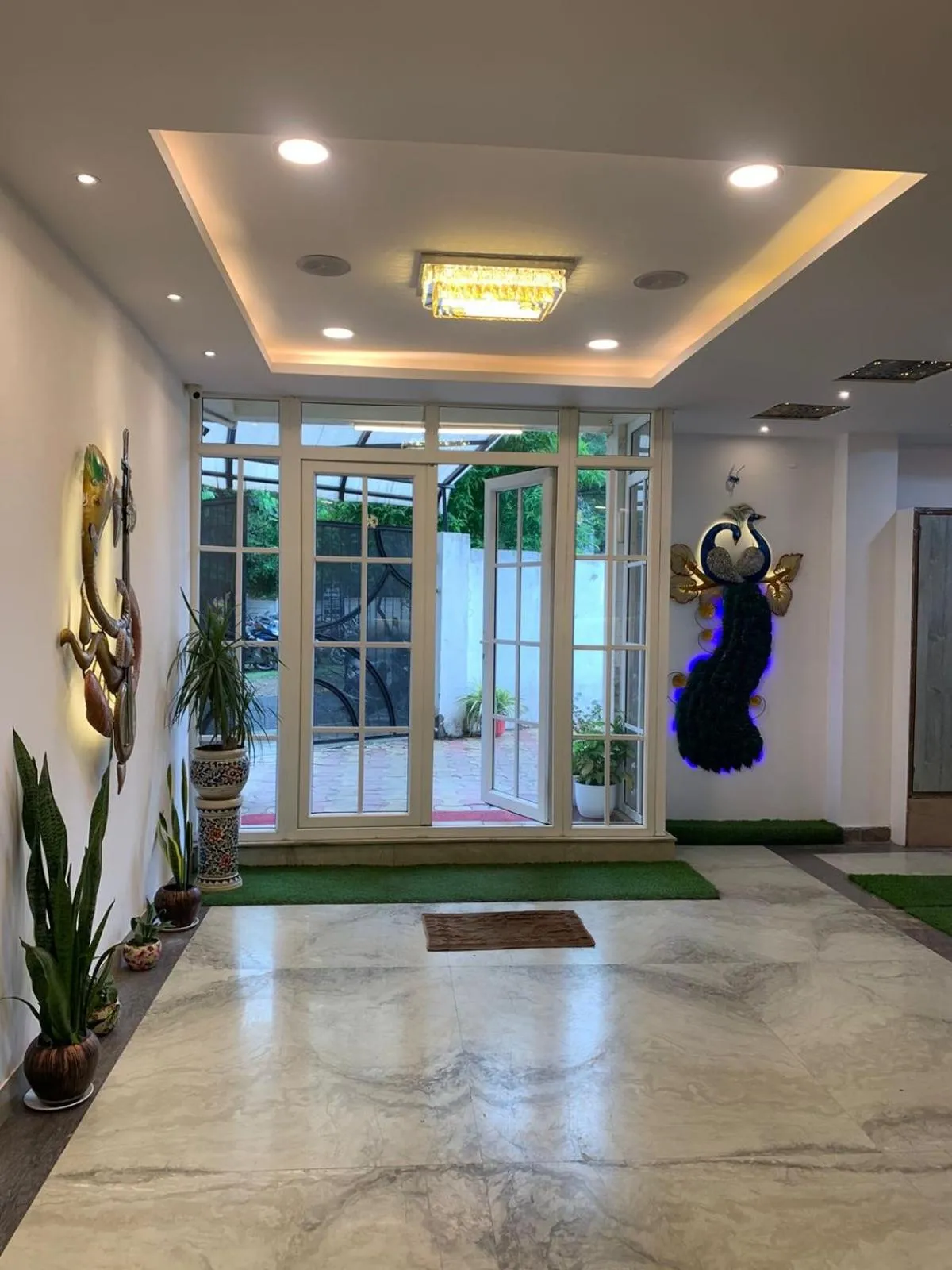 Lobby or reception in Silver Key Suites