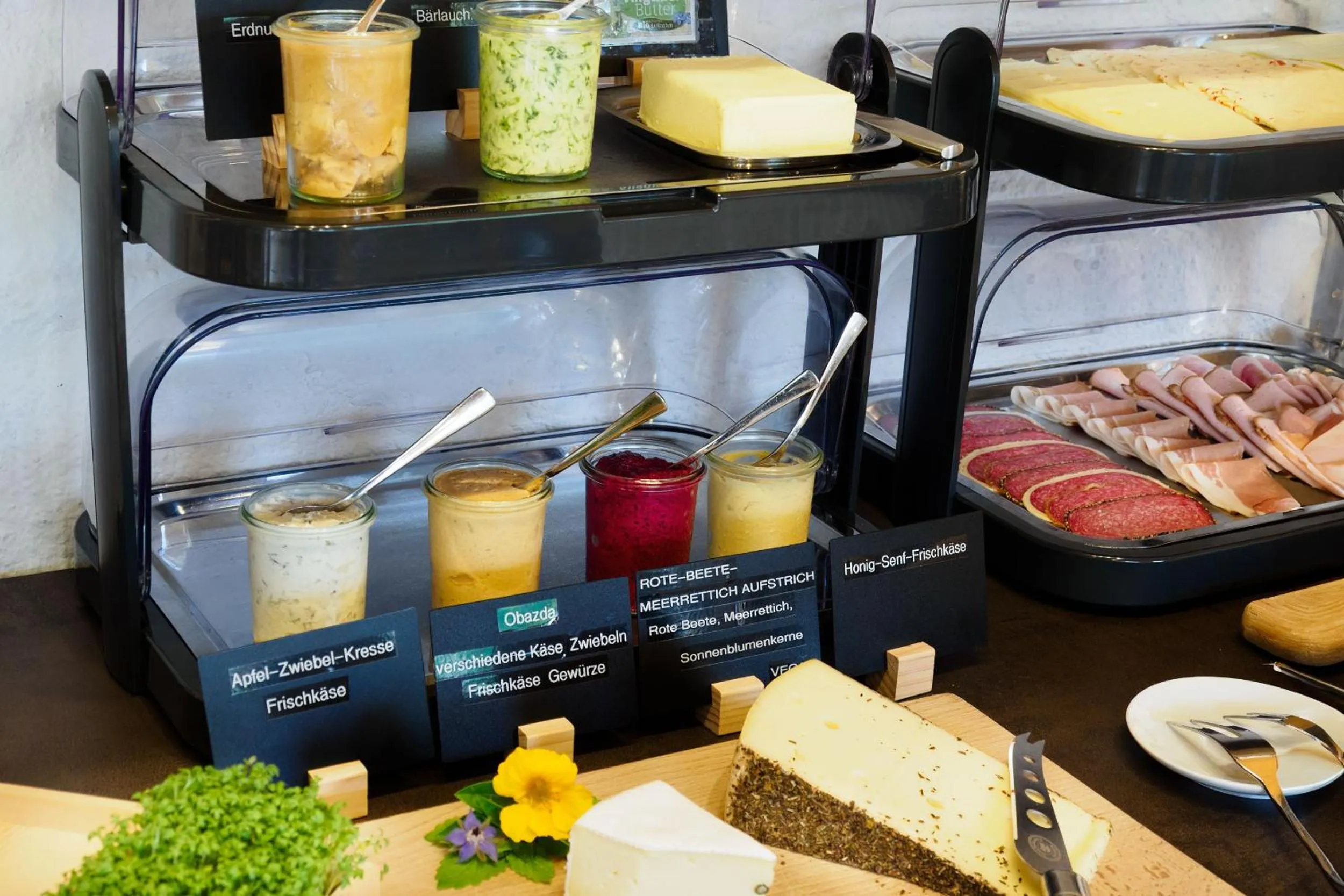 Breakfast in Alpenhotel Sonneck - mit Bergbahnticket