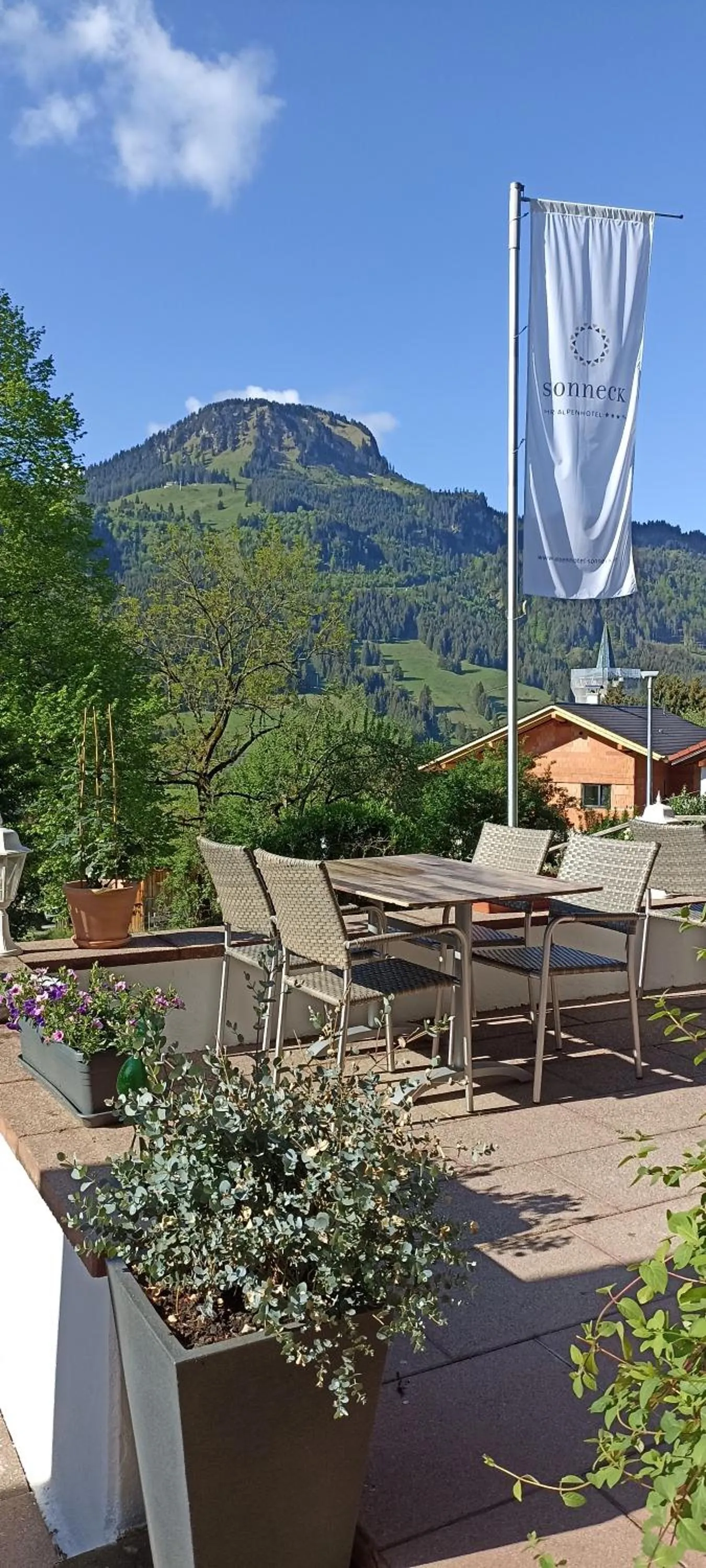 Property building in Alpenhotel Sonneck - mit Bergbahnticket