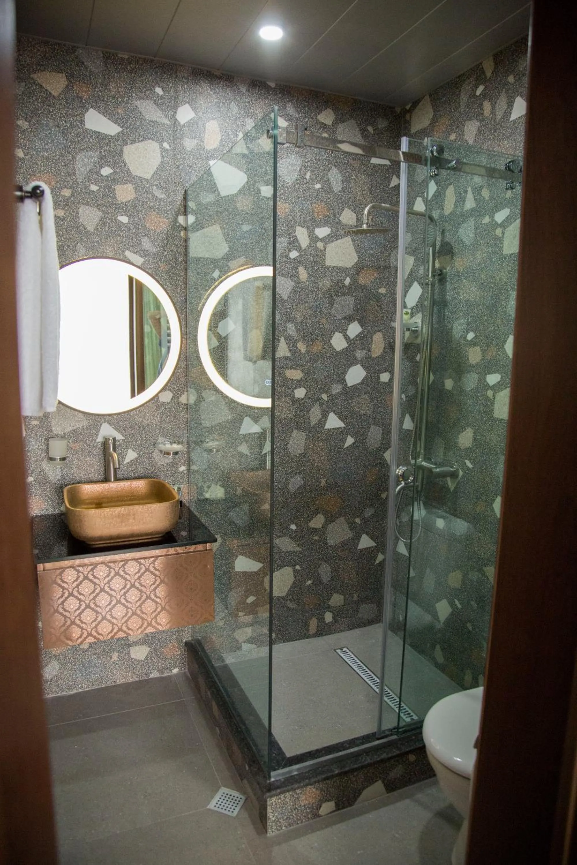 Bathroom in Phazisi Hotel