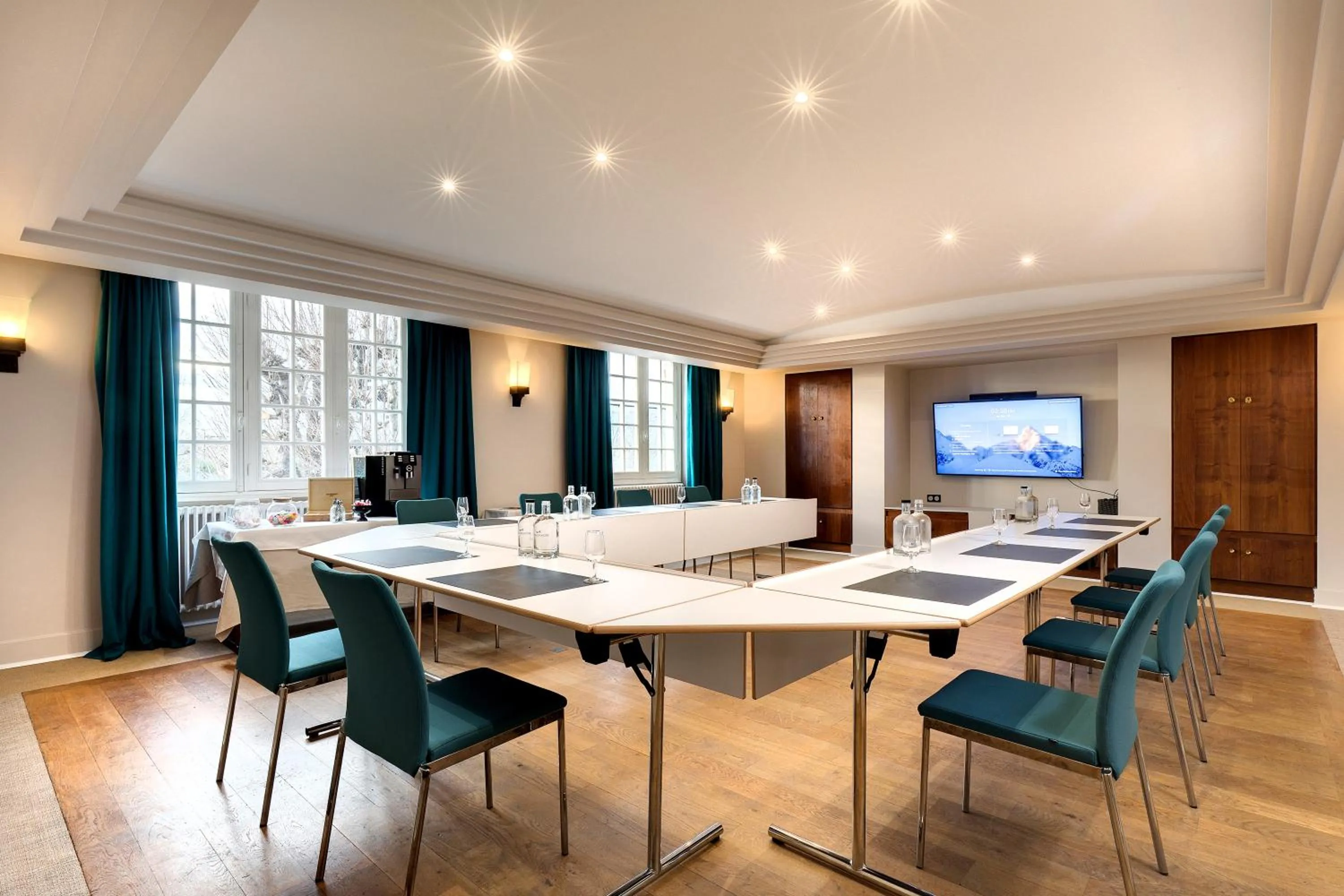 Meeting/conference room in CAZAUDEHORE Hôtel Restaurant Gastronomique Terrasse et Jardins