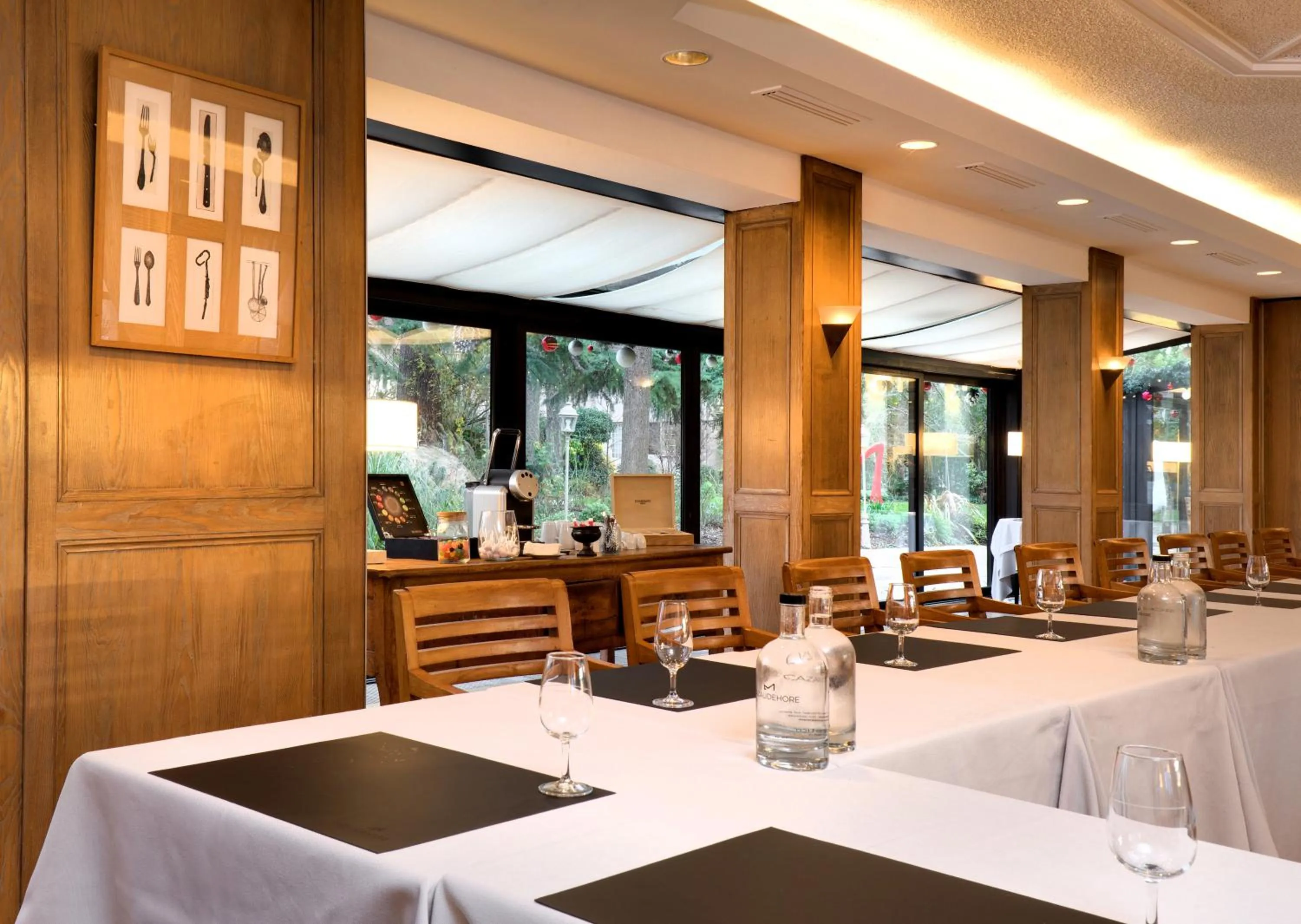 Meeting/conference room in CAZAUDEHORE Hôtel Restaurant Gastronomique Terrasse et Jardins