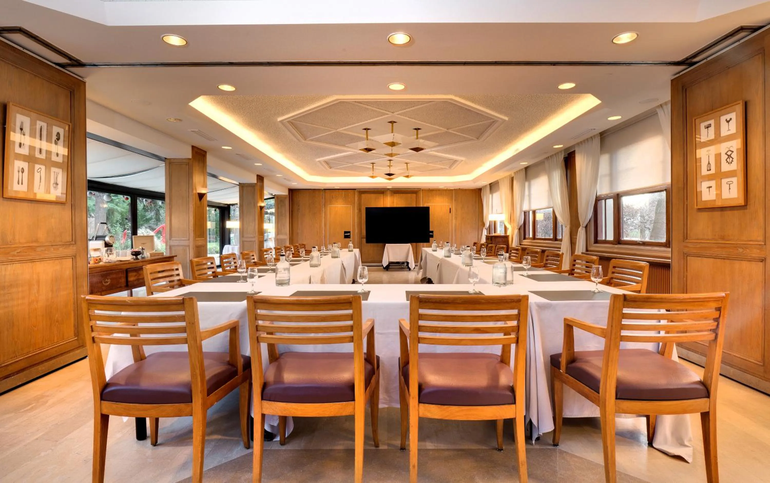 Meeting/conference room in CAZAUDEHORE Hôtel Restaurant Gastronomique Terrasse et Jardins