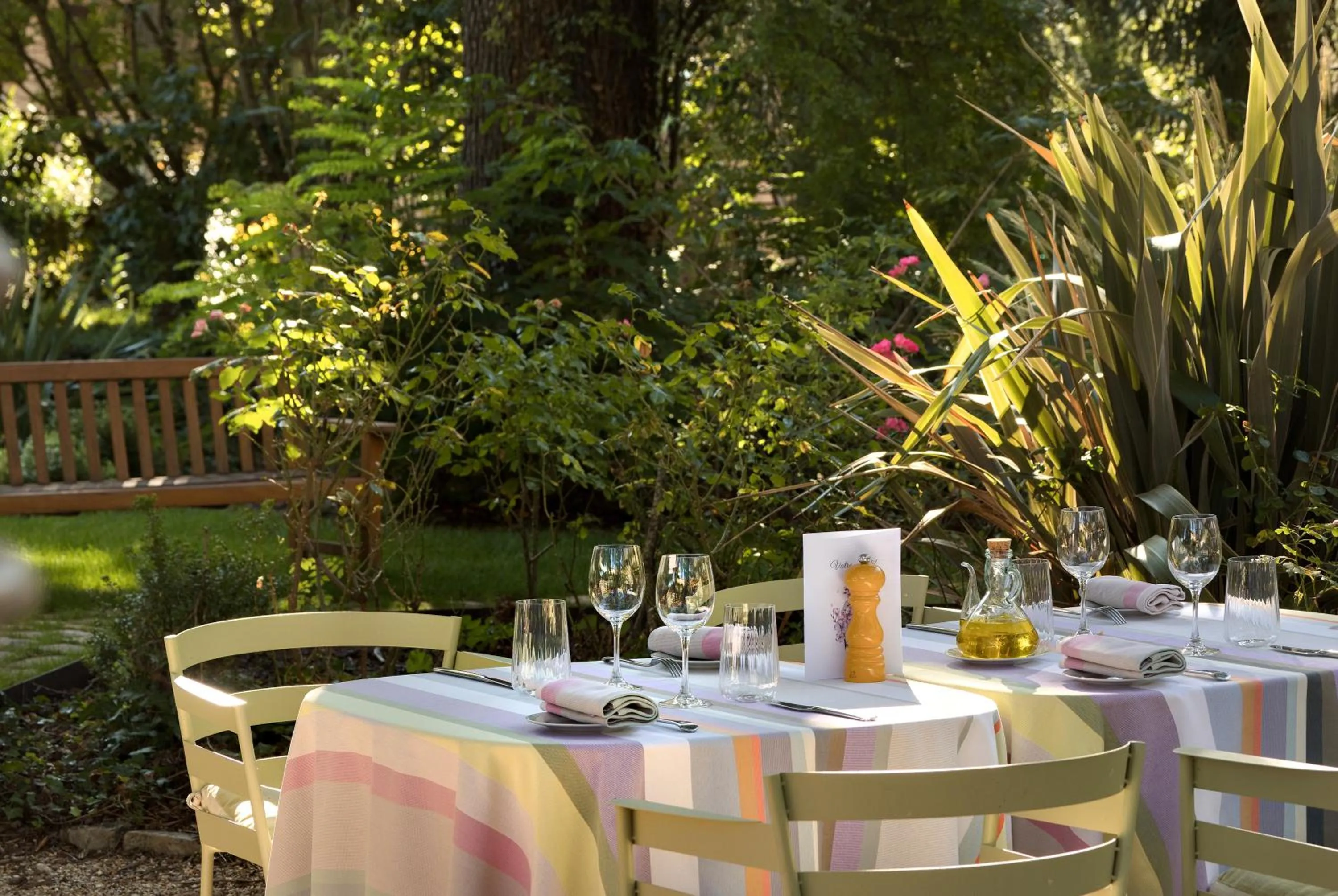 Restaurant/places to eat in CAZAUDEHORE Hôtel Restaurant Gastronomique Terrasse et Jardins