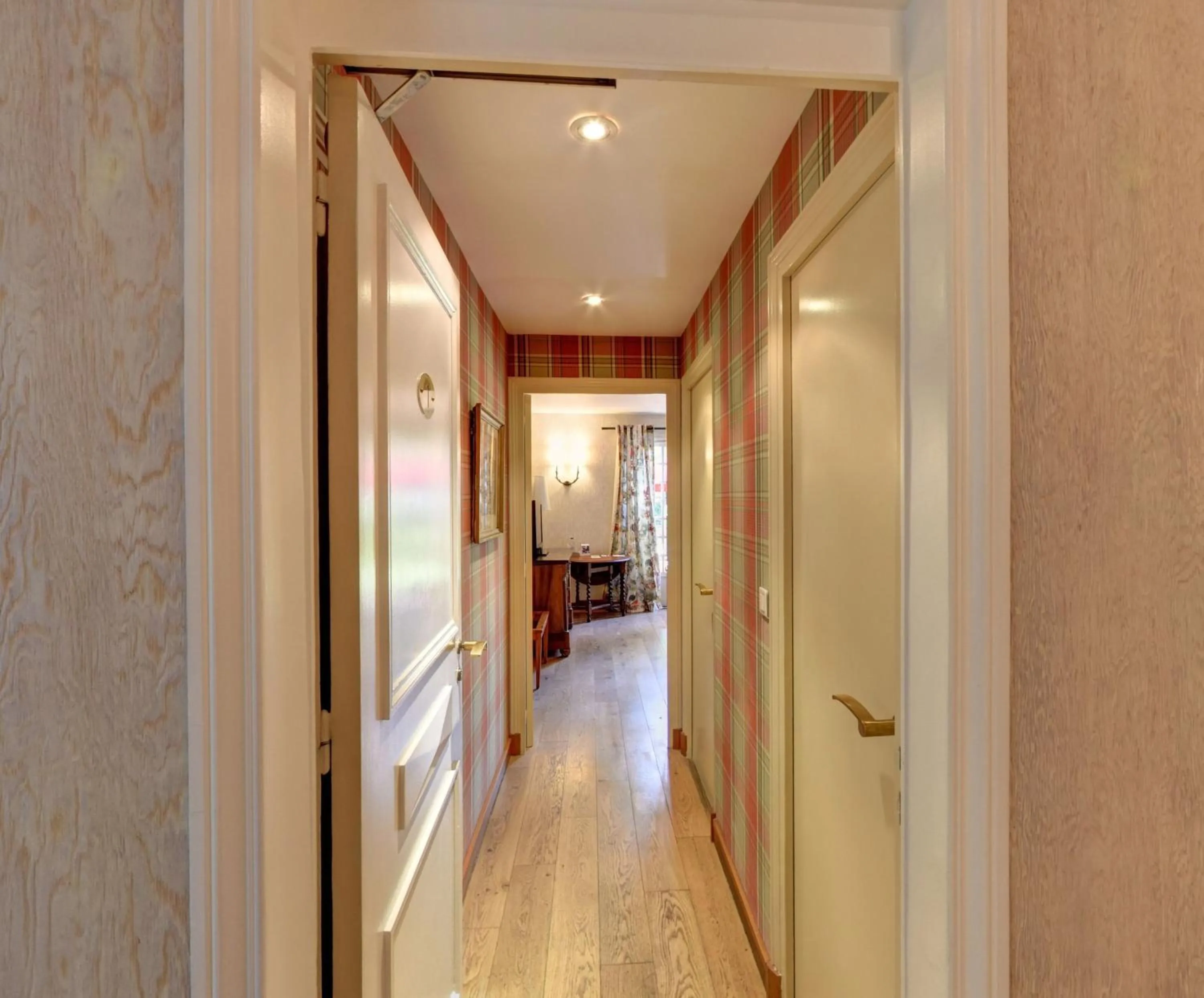 Bedroom in CAZAUDEHORE Hôtel Restaurant Gastronomique Terrasse et Jardins