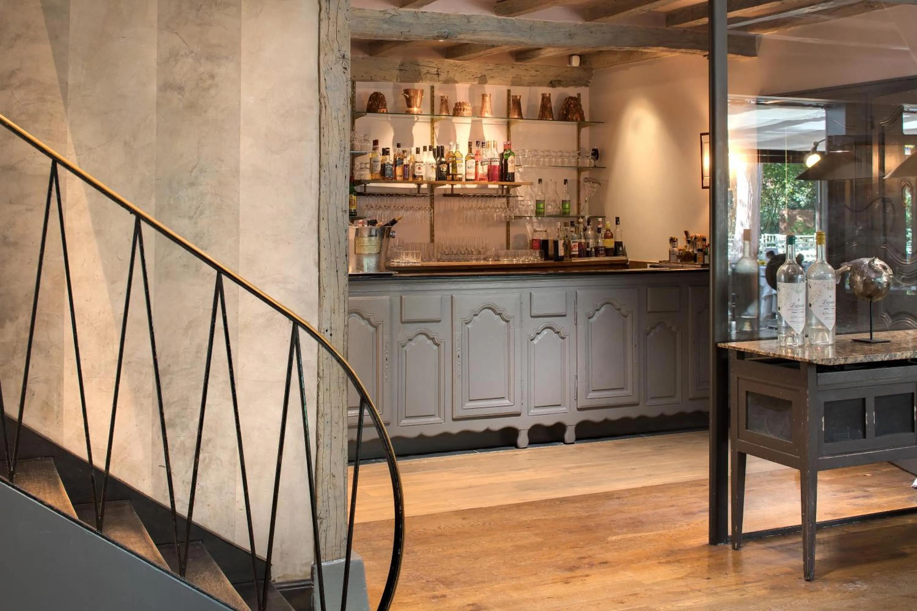 Lounge or bar in CAZAUDEHORE Hôtel Restaurant Gastronomique Terrasse et Jardins