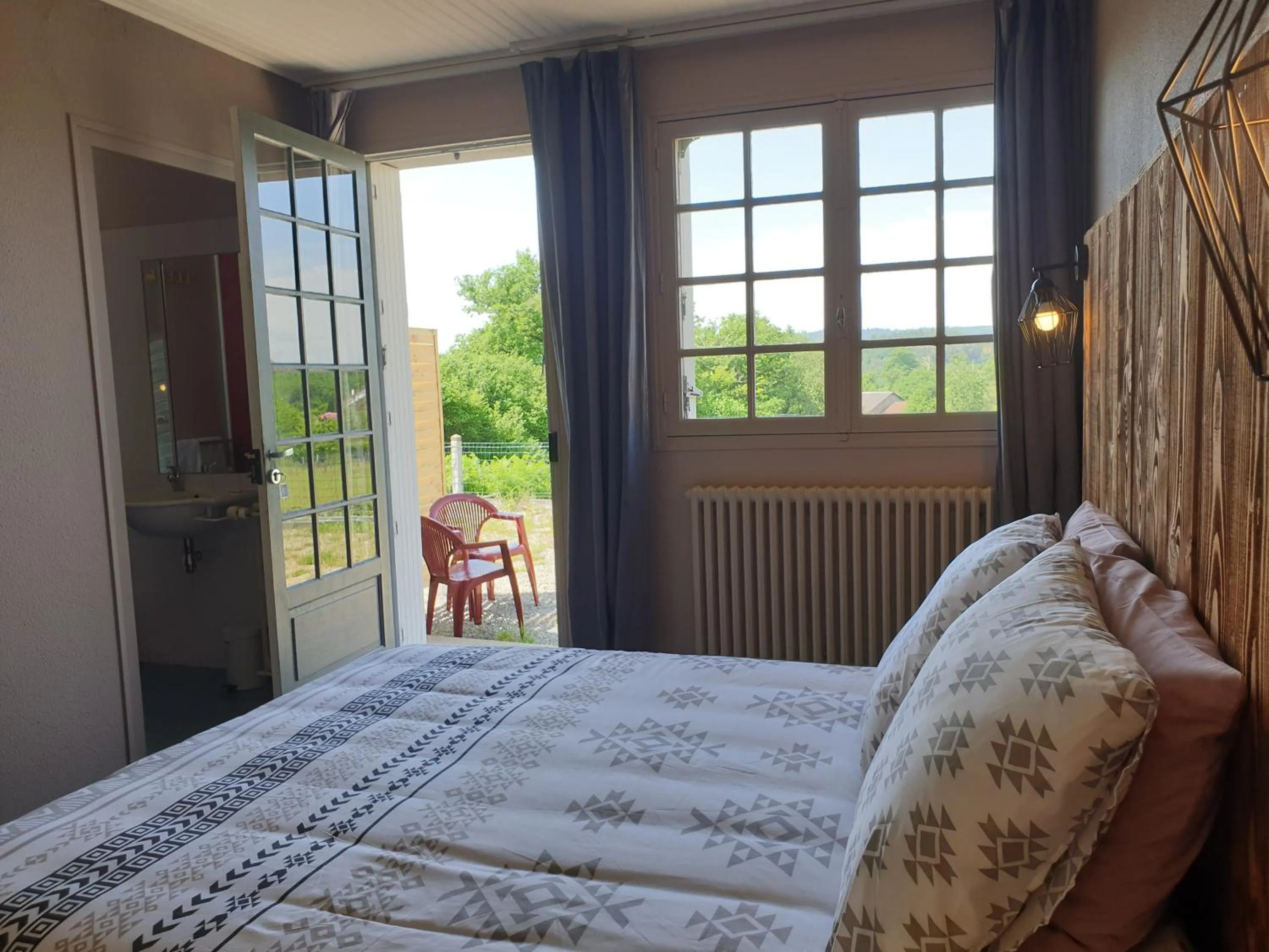 Bed in Auberge du Bois de l'étang - Motel les Tilleuls