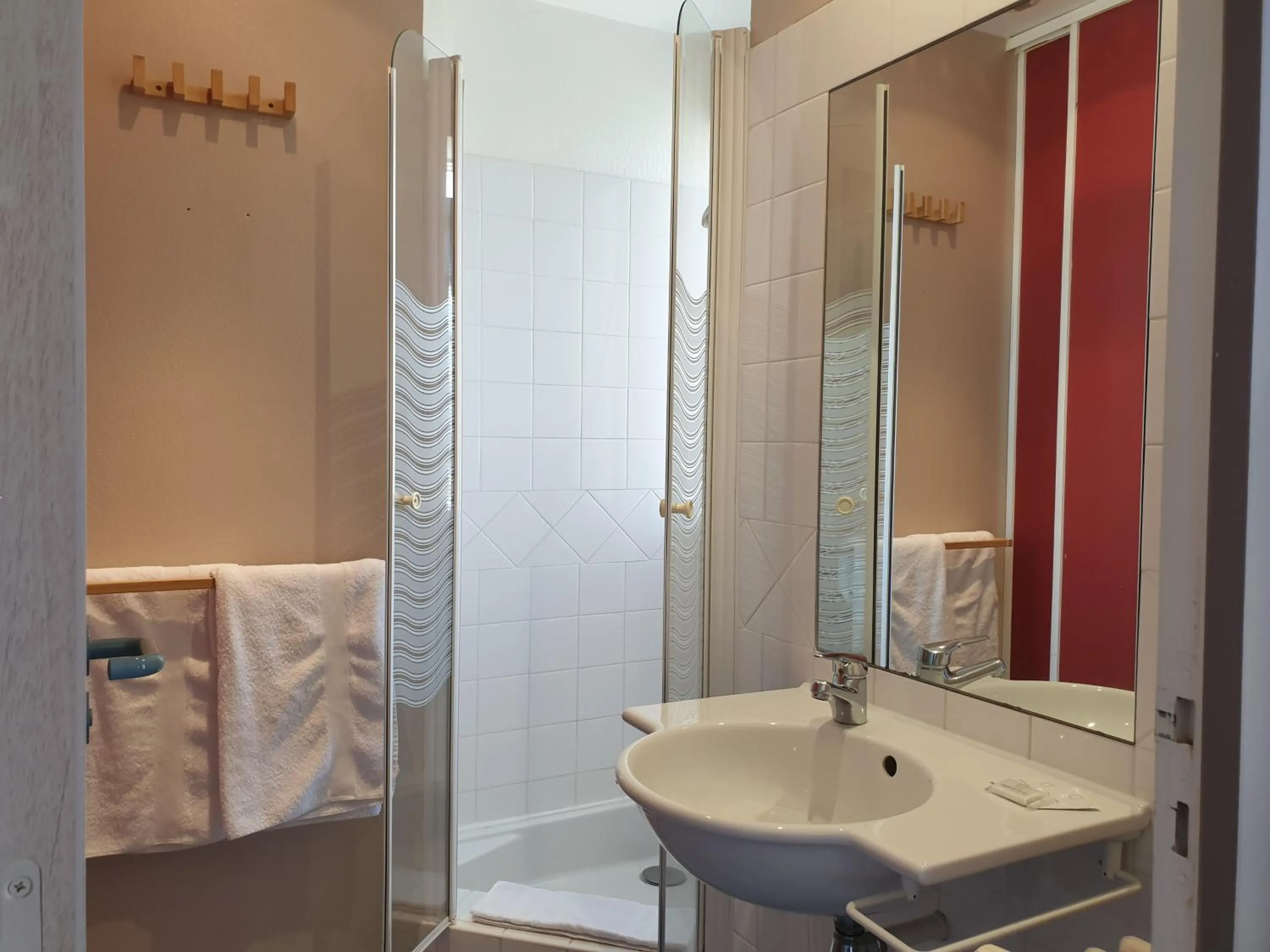 Shower in Auberge du Bois de l'étang - Motel les Tilleuls