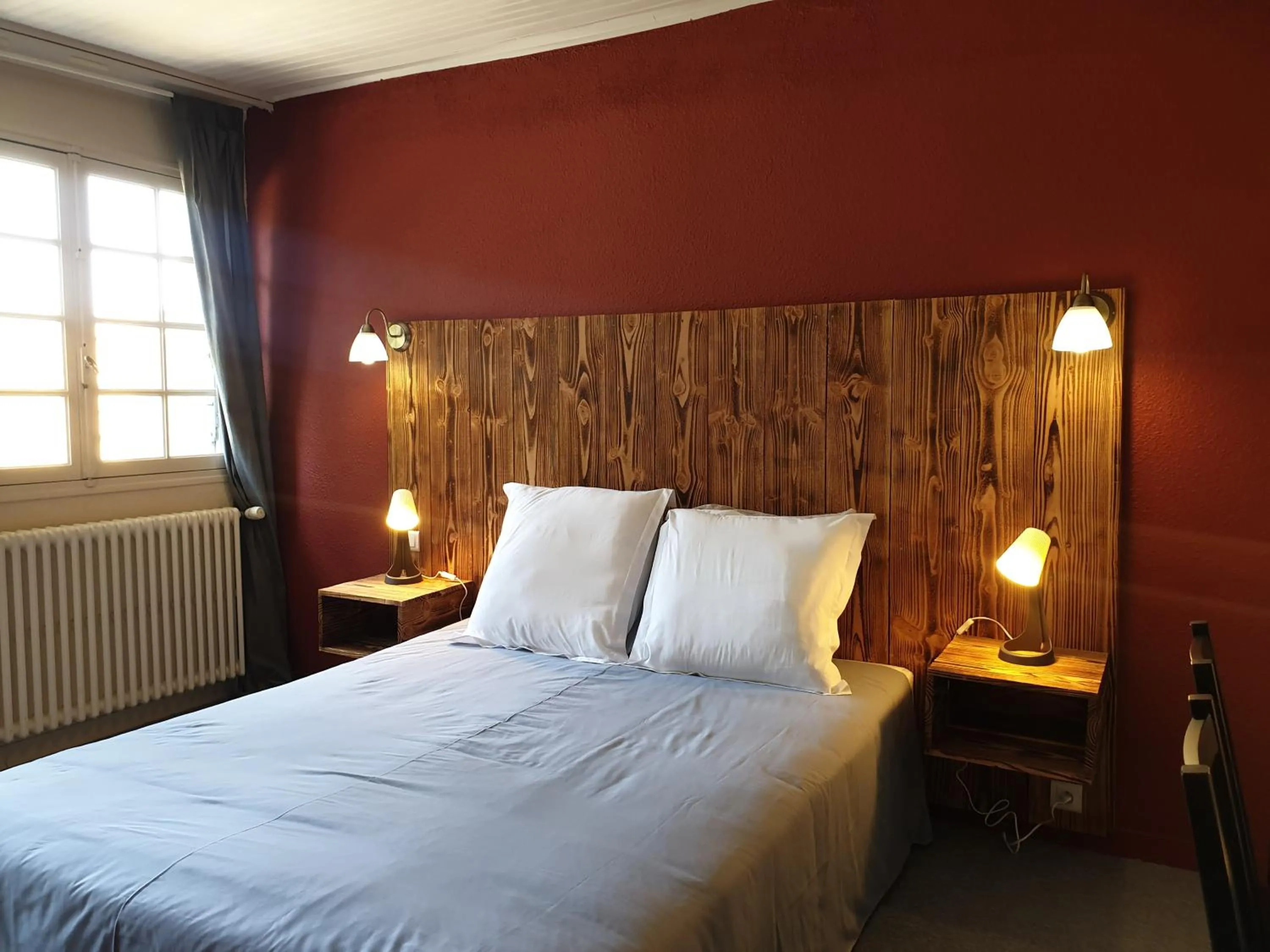 Photo of the whole room, Bed in Auberge du Bois de l'étang - Motel les Tilleuls