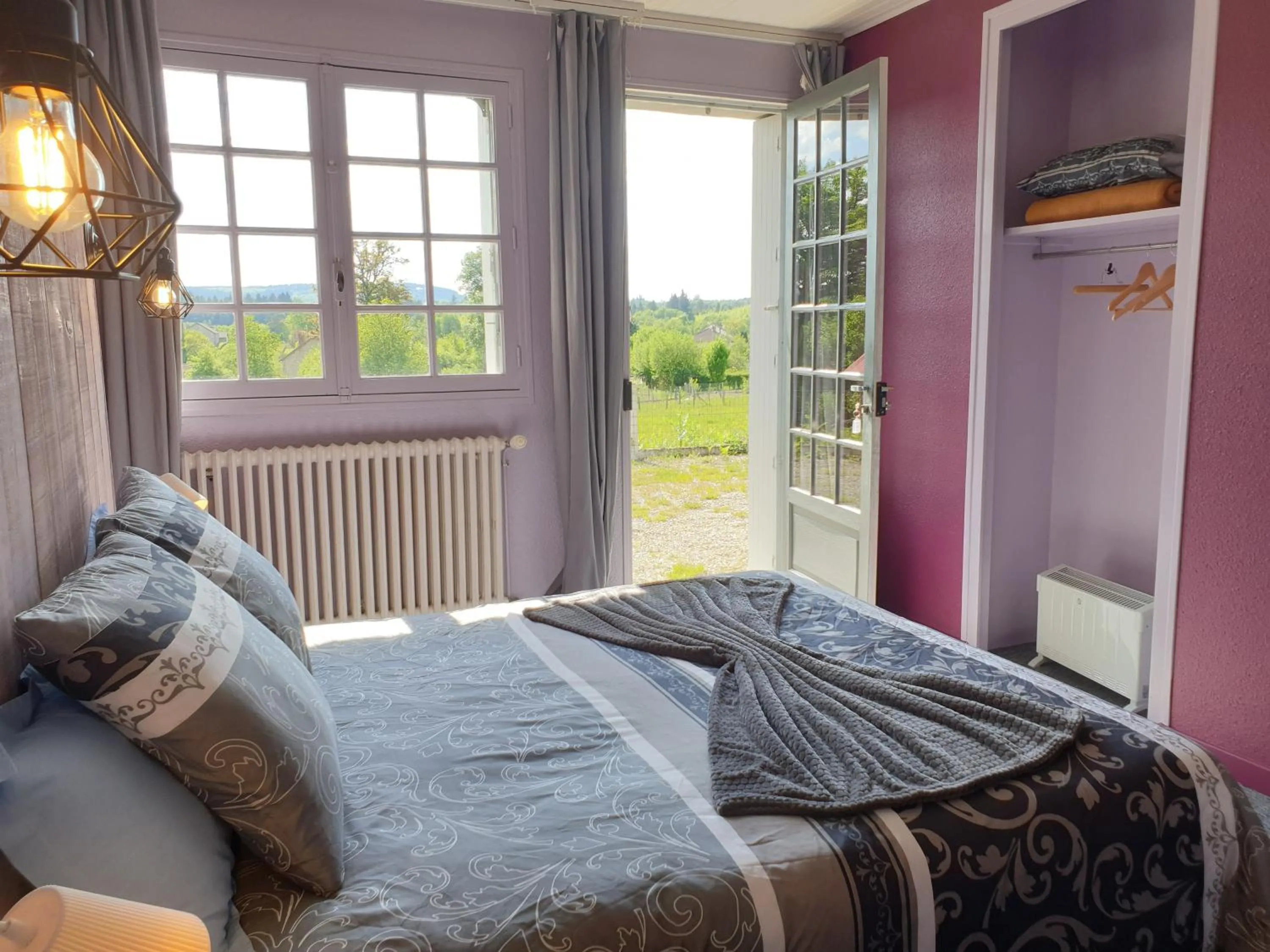 Bed in Auberge du Bois de l'étang - Motel les Tilleuls