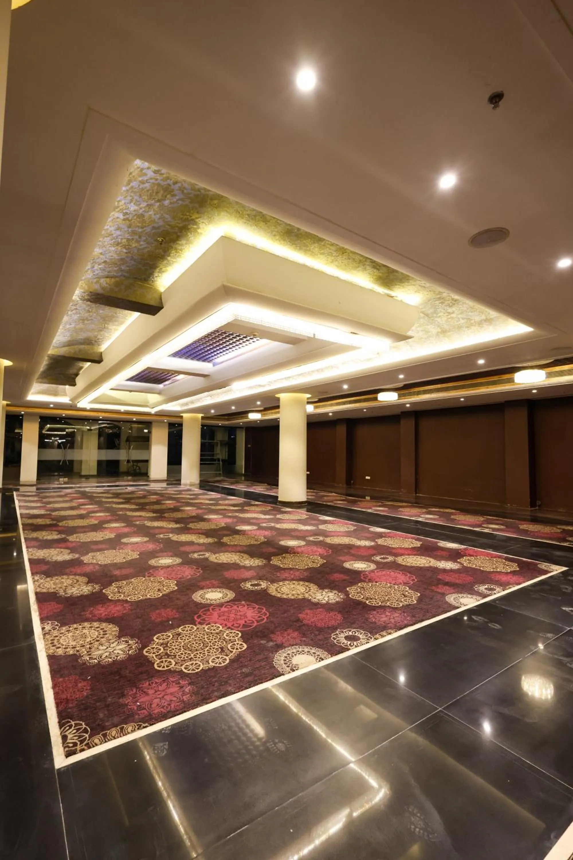 Banquet/Function facilities in Godwin Meerut