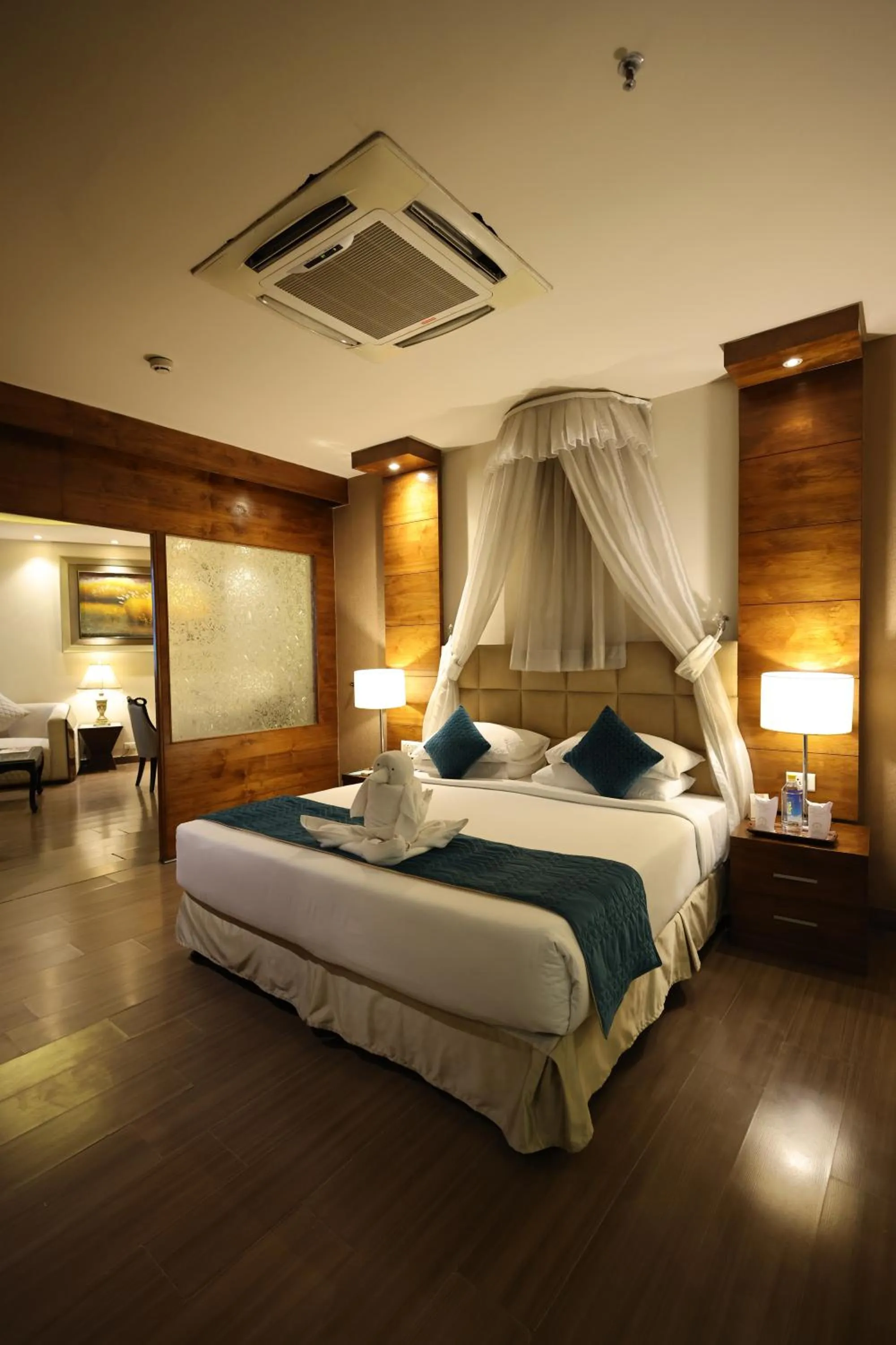 Bedroom, Bed in Godwin Meerut