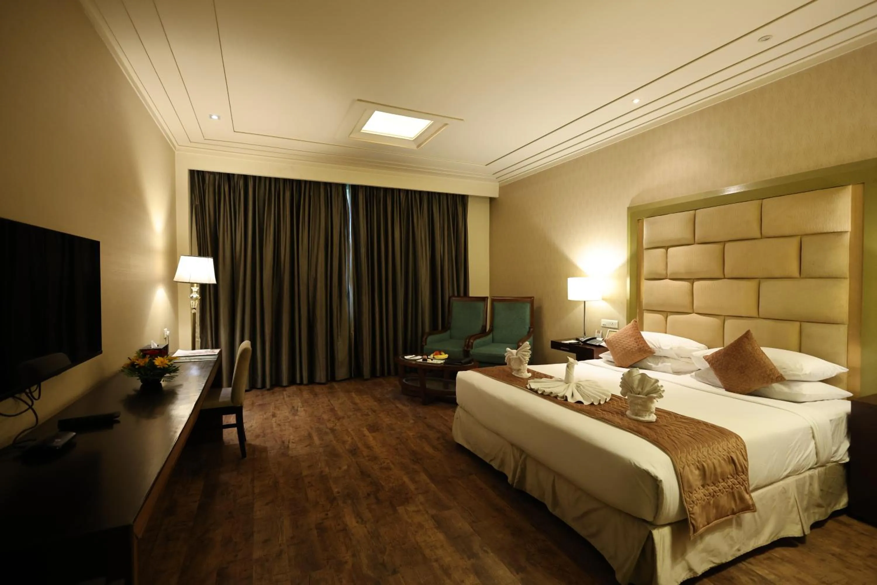 Bedroom, Bed in Godwin Meerut