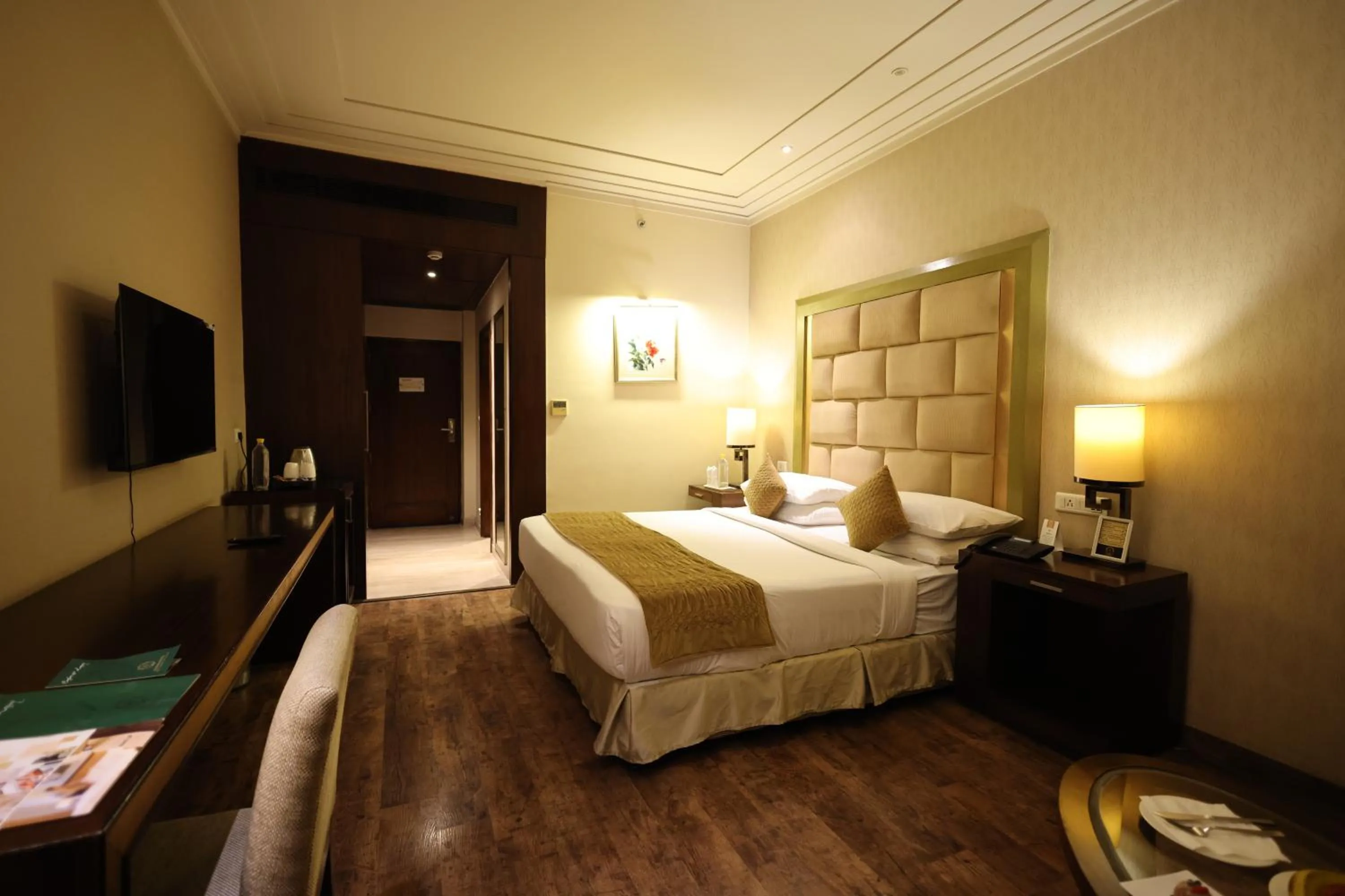 Bedroom, Bed in Godwin Meerut