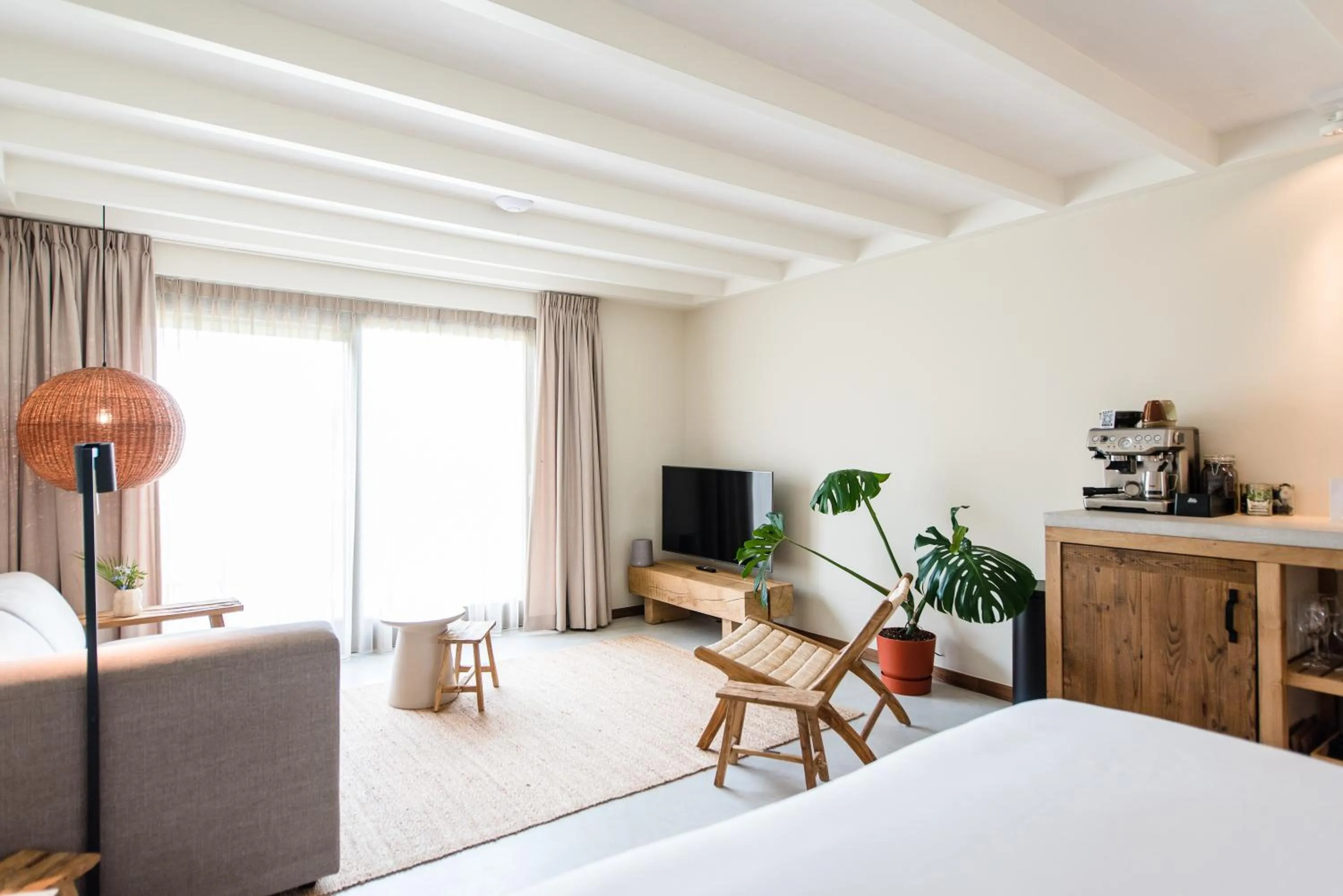 Living room, Bed in Van Heeckeren Apartments & Suites Nes