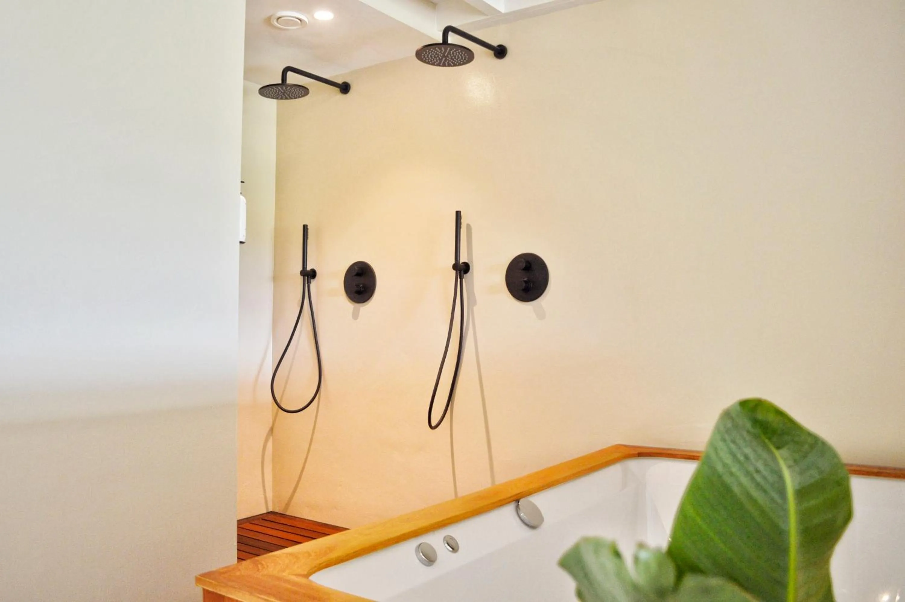 Bathroom in Van Heeckeren Apartments & Suites Nes