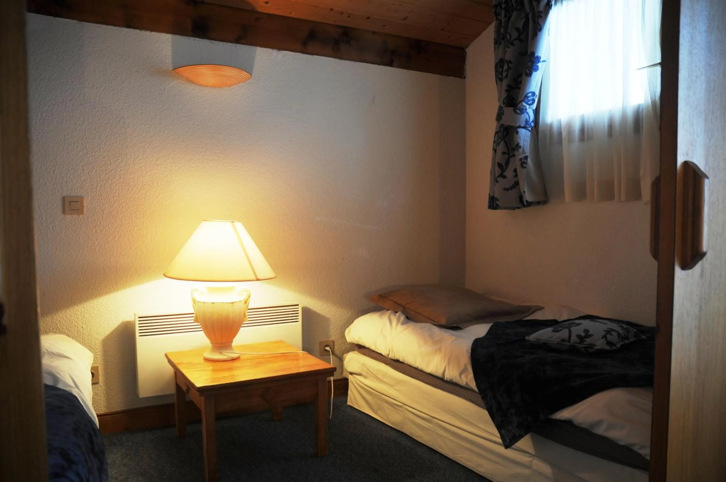 Bedroom, Bed in Le Calgary