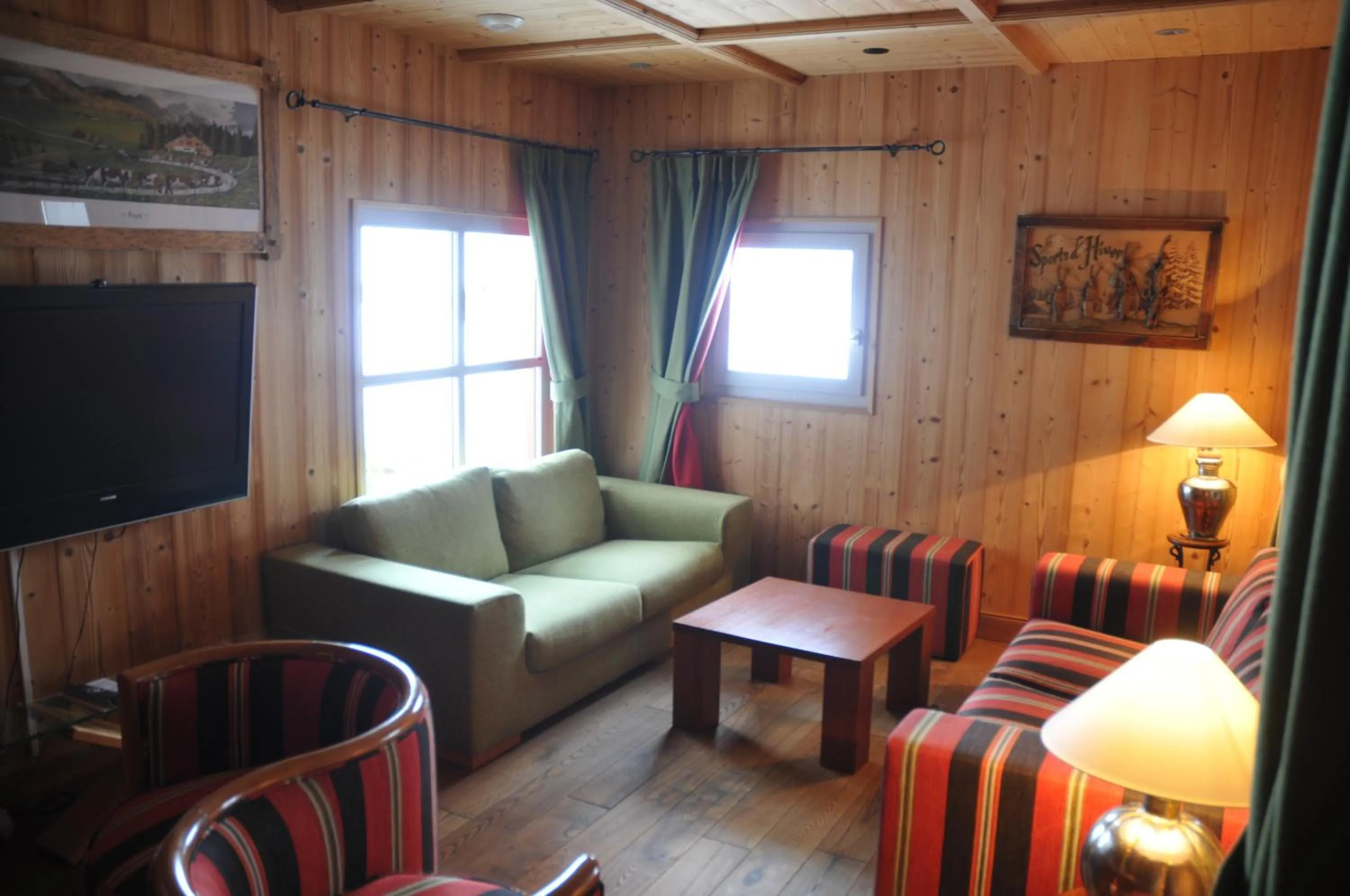 Communal lounge/ TV room in Le Calgary