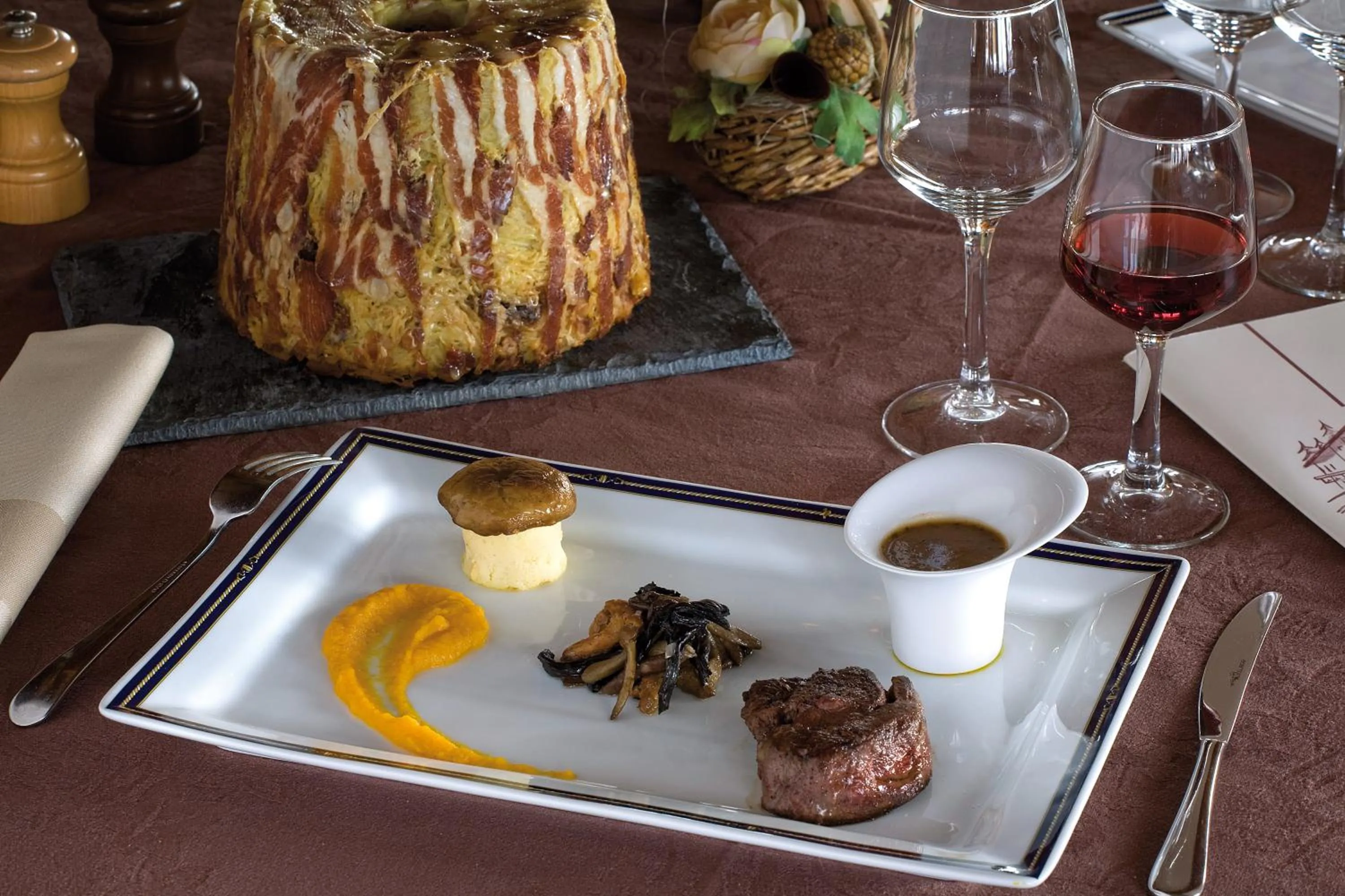 Restaurant/places to eat in Le Calgary