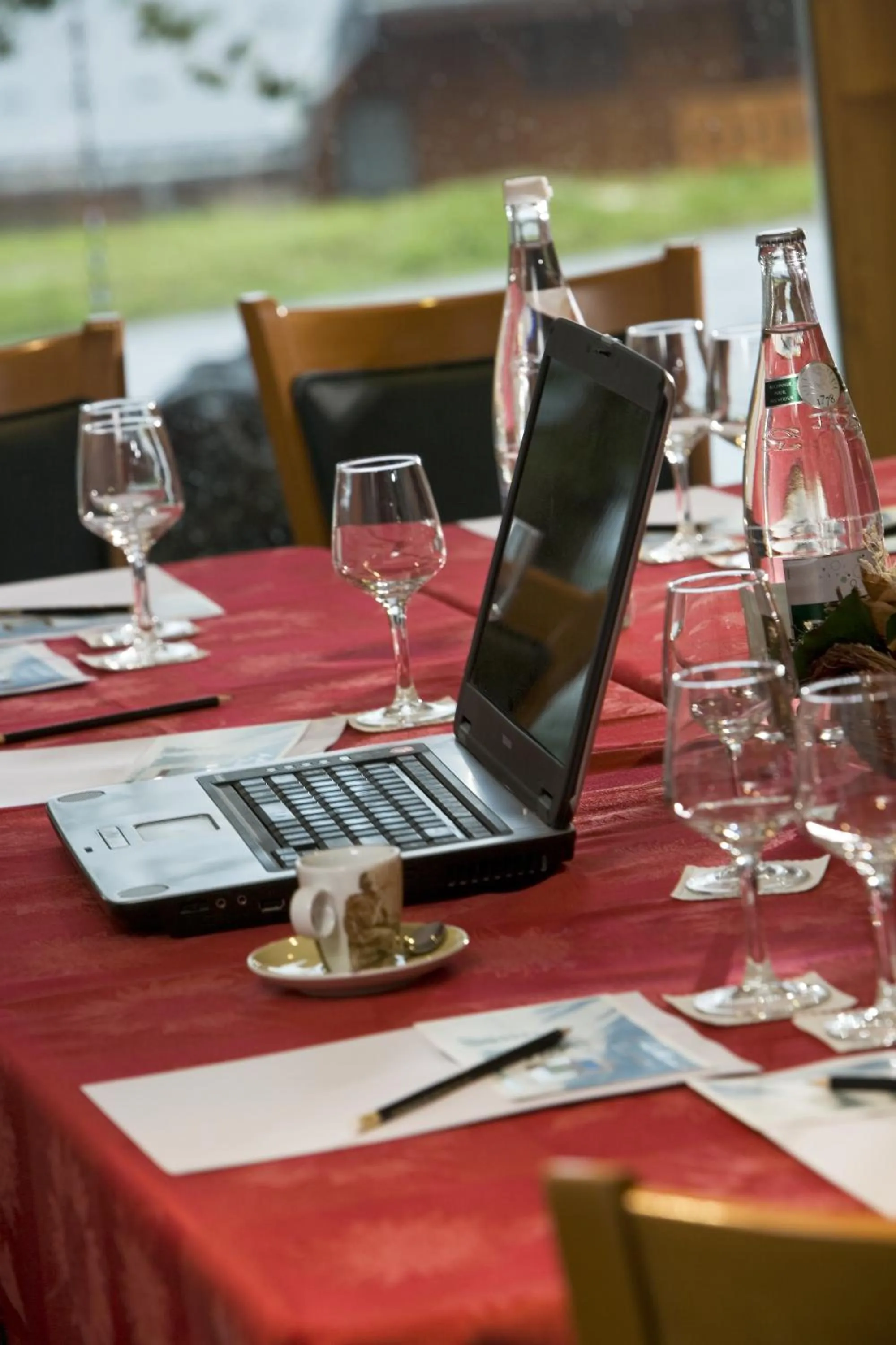 Business facilities in Le Calgary