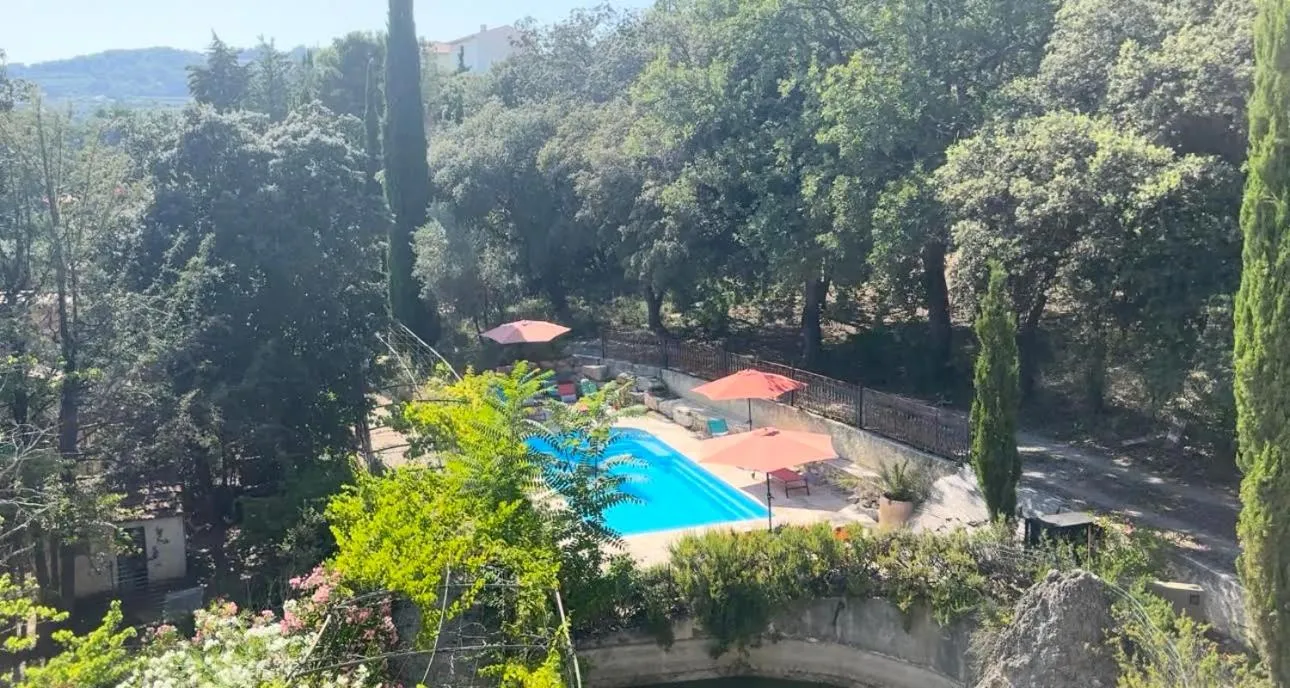 Suite Royale- SPA - Jacuzzi - Sauna - Massage - 2 Double Rooms - 4 SAISONS - Piscine Chauffée Toute l'année - POOL VIEW - Heated POOL -800m City Centre