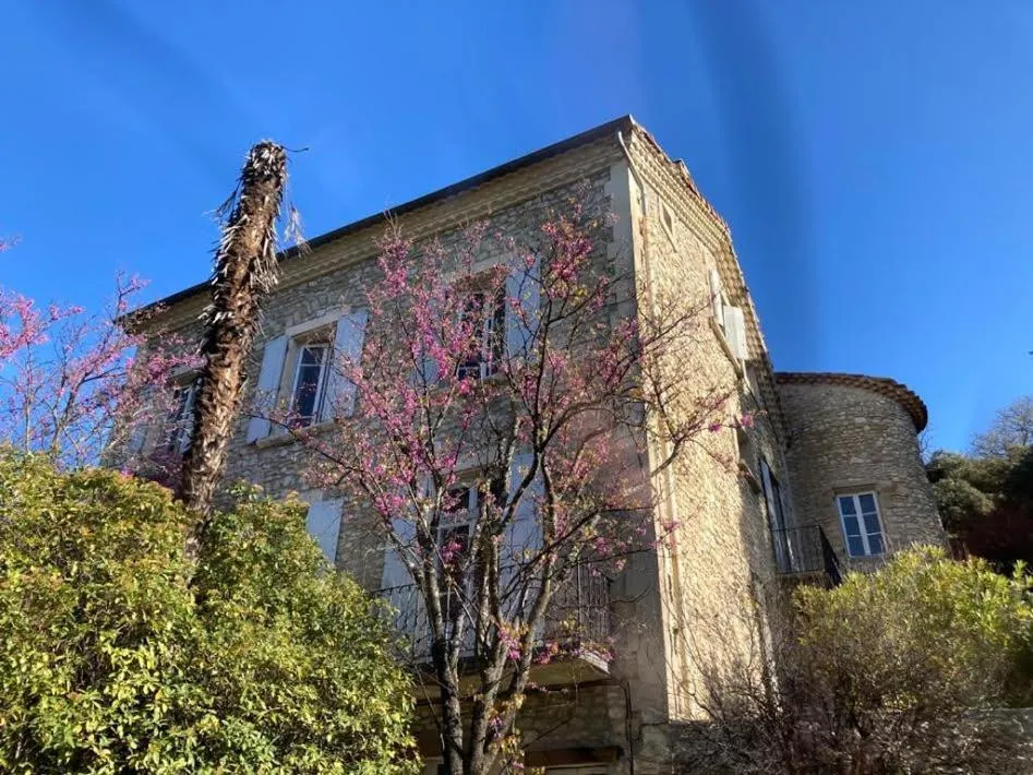 Suite Royale- SPA - Jacuzzi - Sauna - Massage - 2 Double Rooms - 4 SAISONS - Piscine Chauffée Toute l'année - POOL VIEW - Heated POOL -800m City Centre