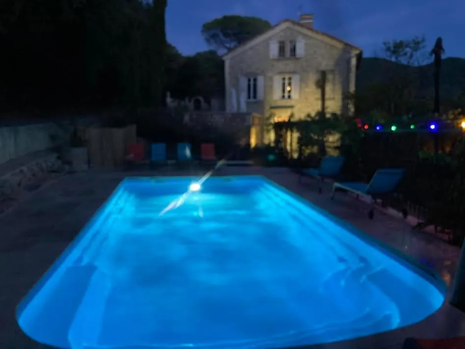 Swimming pool in Suite Royale- SPA - Jacuzzi - Sauna - Massage - 2 Double Rooms - 4 SAISONS - Piscine Chauffée Toute l'année - POOL VIEW - Heated POOL -800m City Centre